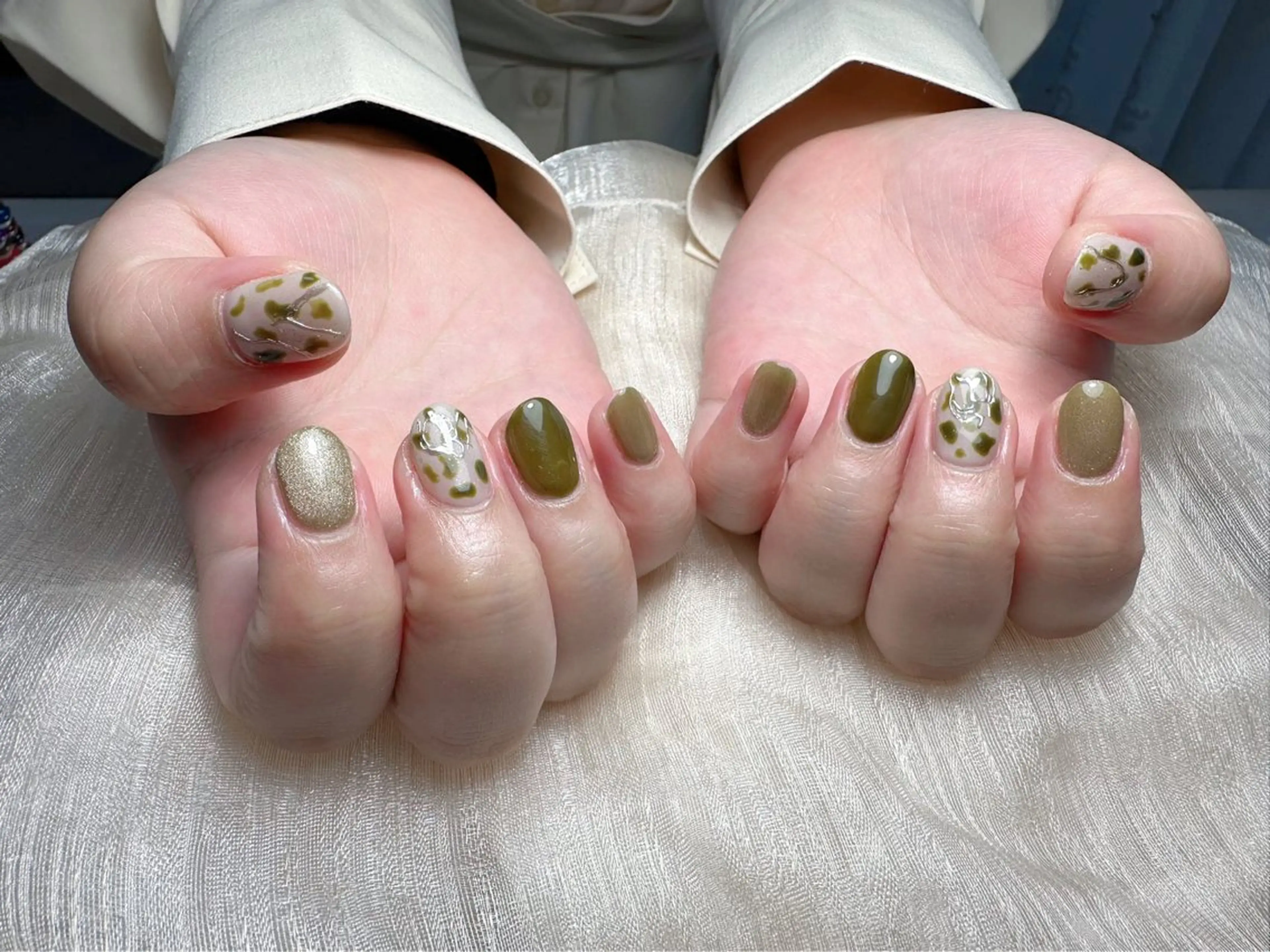 ネイル オーロラネイル チークネイル フレンチネイル ジェルネイル ガラスフレンチ ハンドネイル Nail Jolie所属・Nail Jolieのネイルデザイン