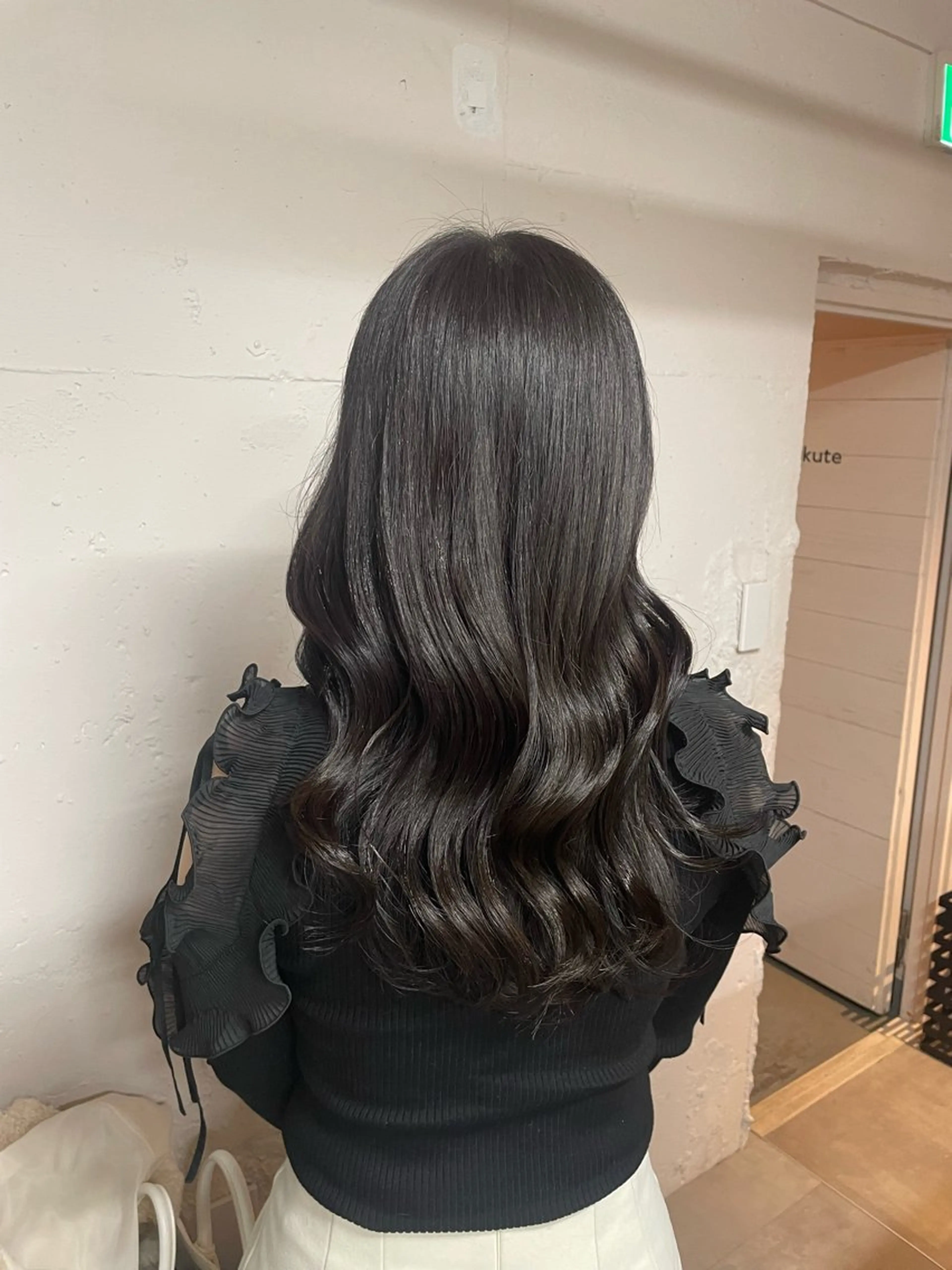 セミロング カット ヘアカラー tokute 中野真咲🐺のヘアスタイル