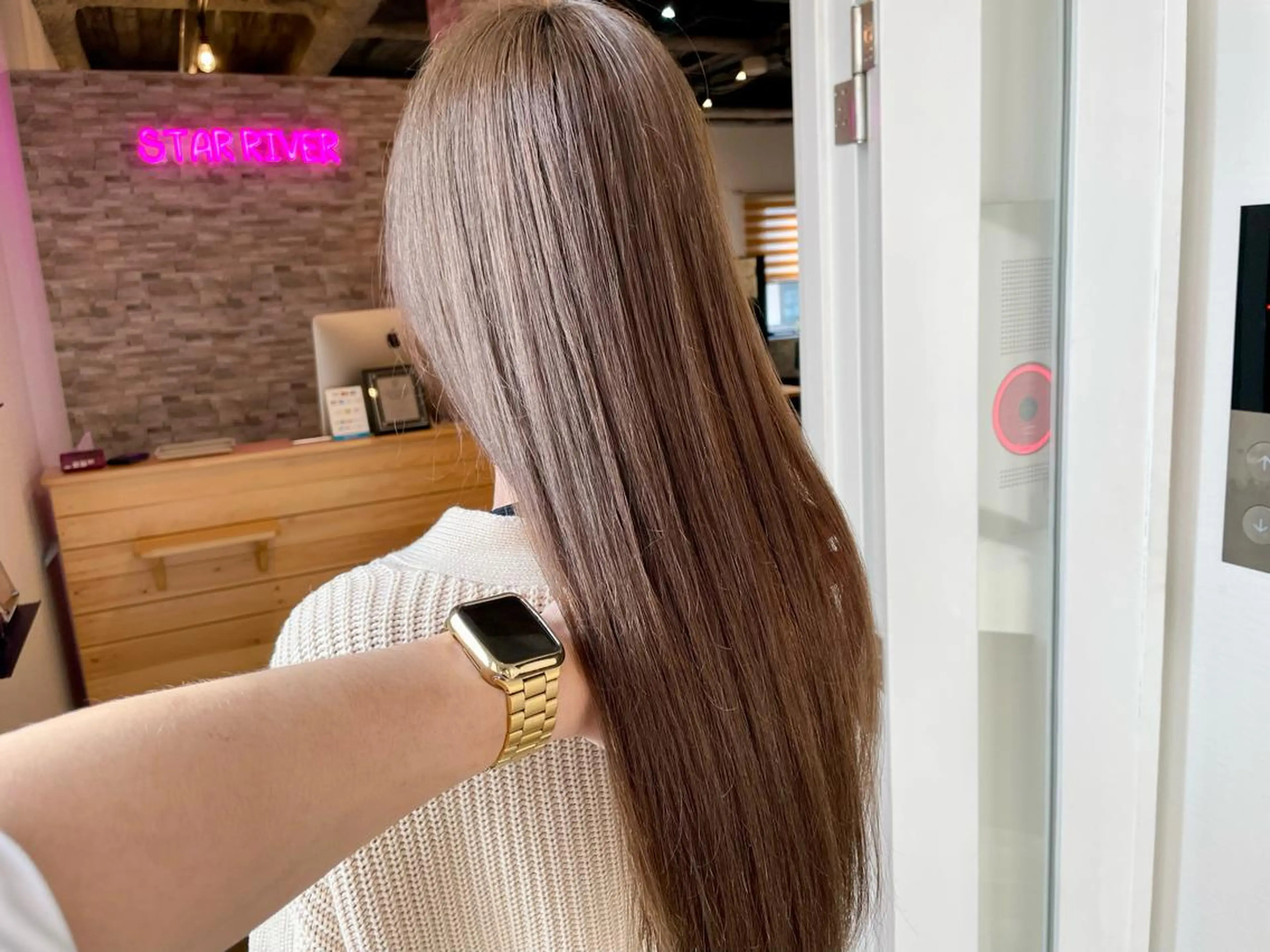 ロング SALOWIN心斎橋Suite店所属・ブリーチ毛にもできる 縮毛矯正|鷹司郎のヘアスタイル