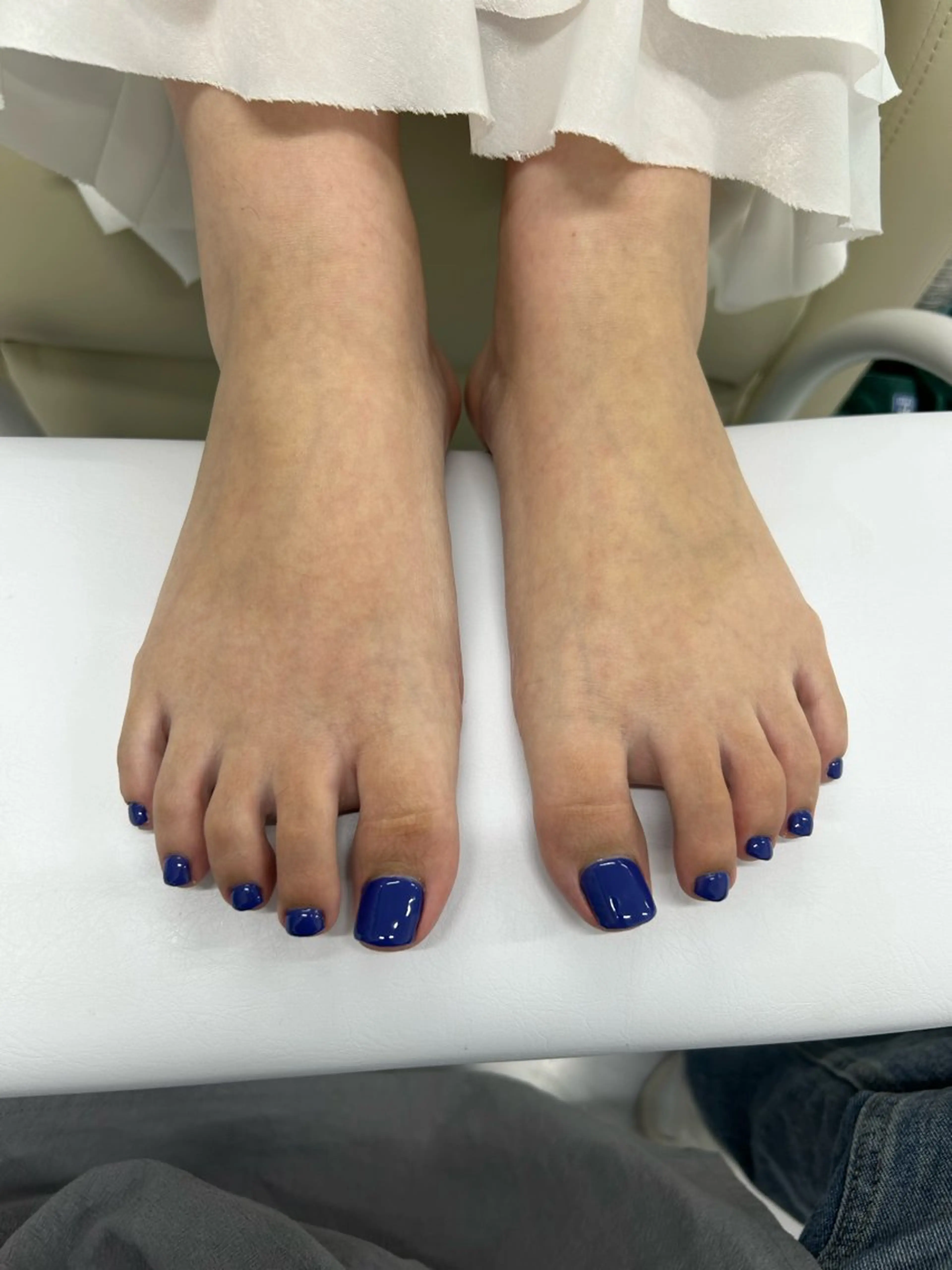 ネイル ブルー フットネイル ワンカラーネイル 加藤 楓子のネイルデザイン