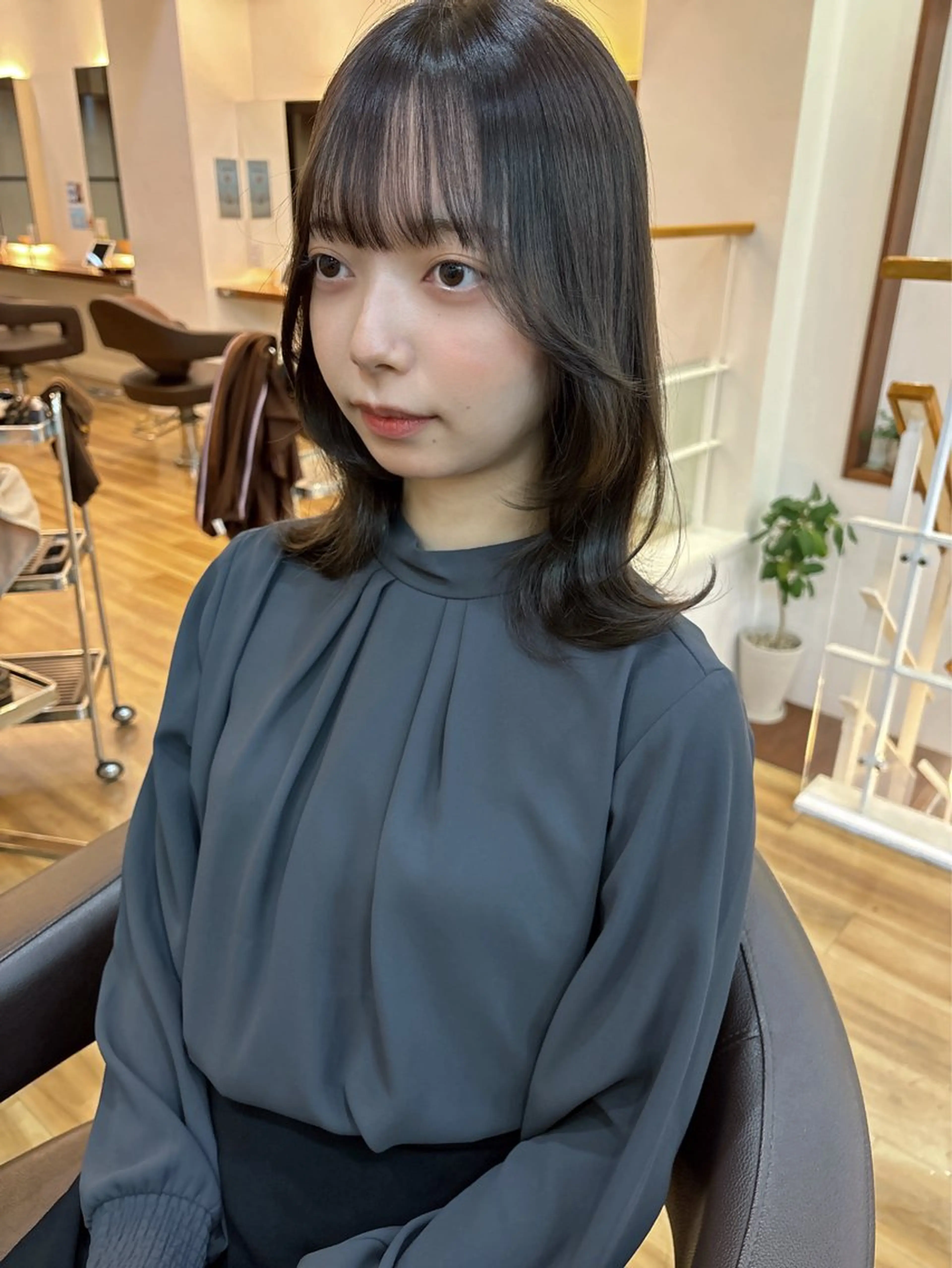 ミディアム カラー 透明感カラー 髪質改善 カット ヘアカラー トリートメント レイヤーカット /透明感/千葉怜寿のヘアスタイル