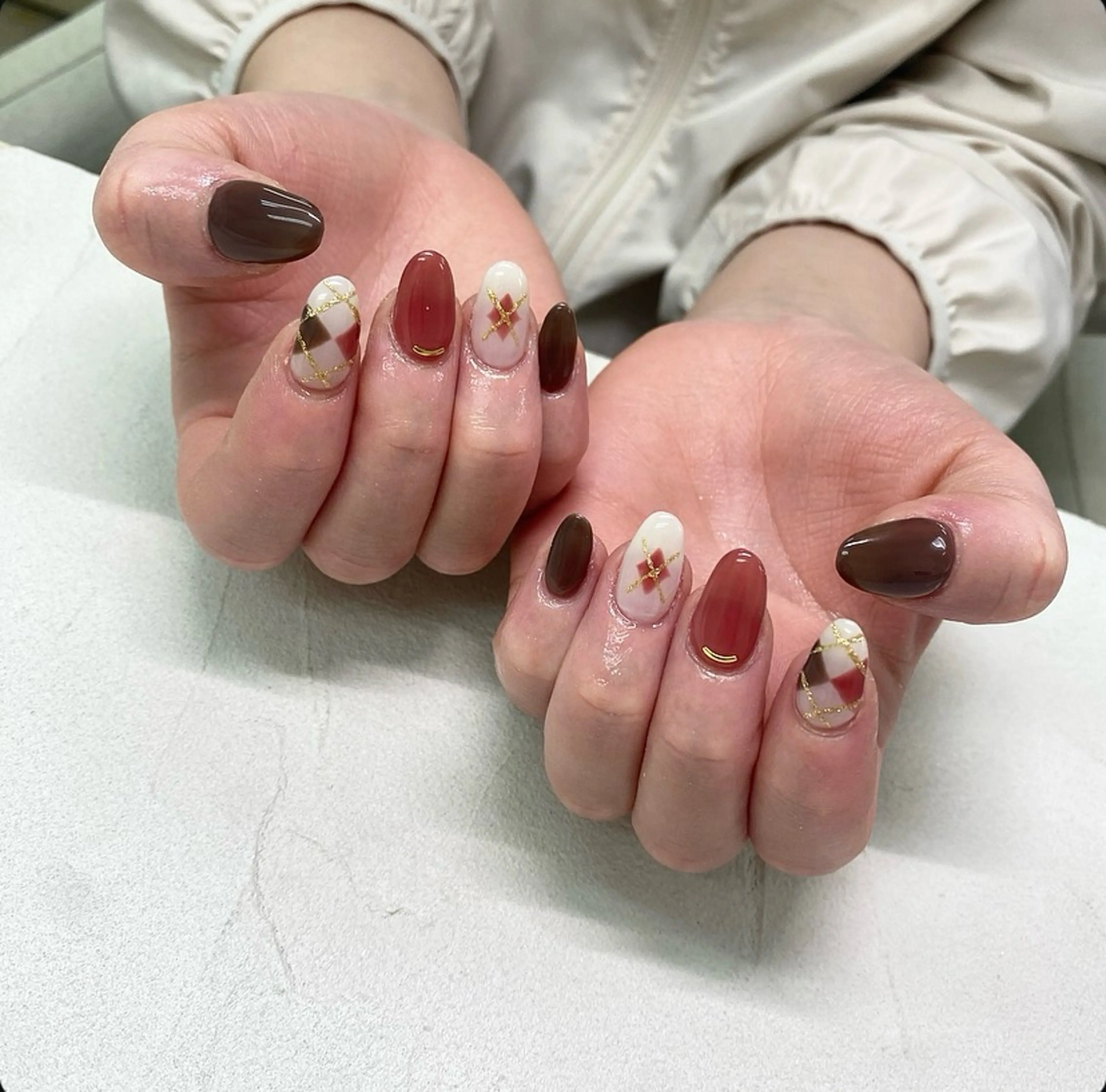 ネイル ハンドネイル Bianca🩶 TAMIYAのネイルデザイン