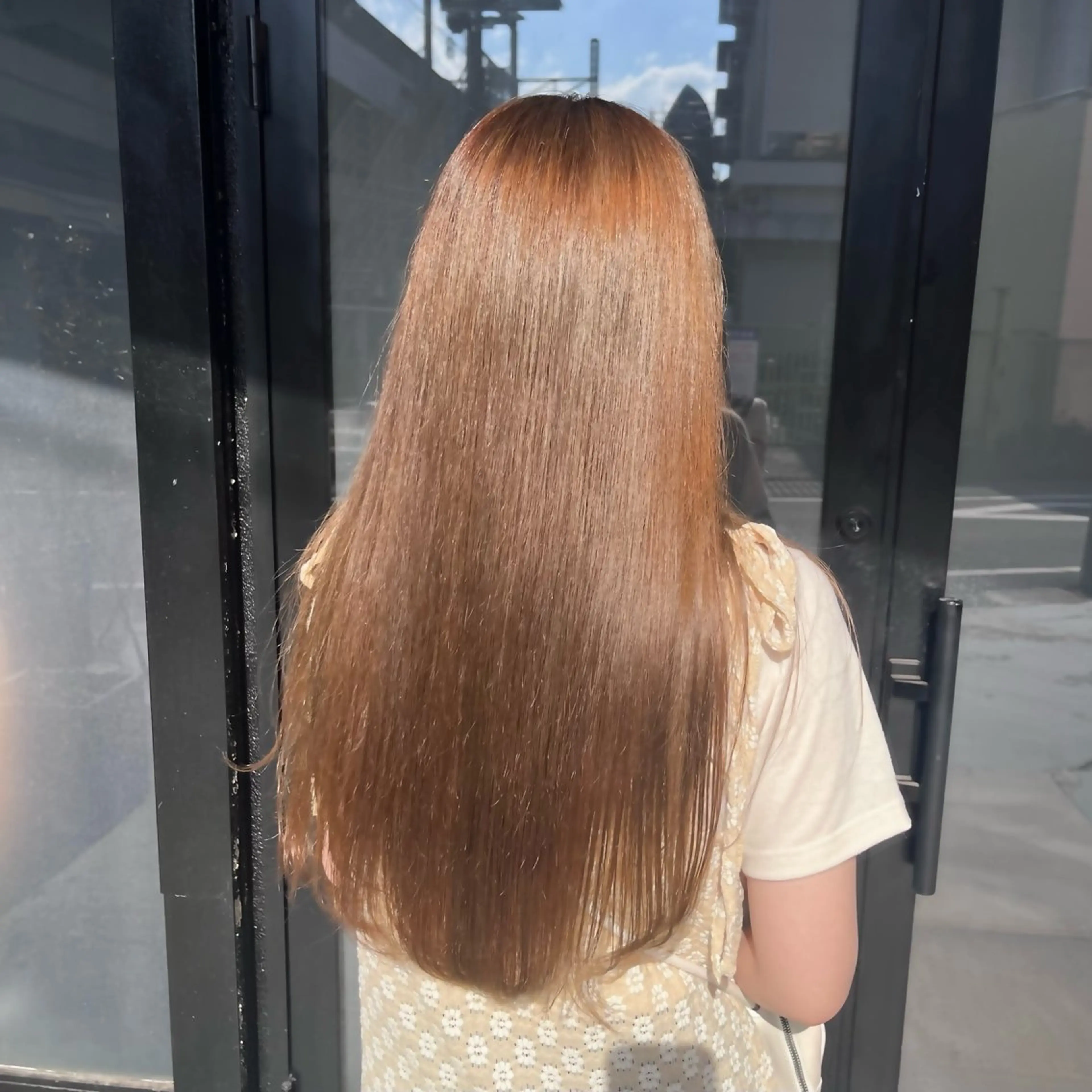 ロング カラー ベージュカラー ブリーチ ダブルカラー ミルクティーベージュ ブリーチなしカラー ヘアカラー 透明感カラー/パーマ 🌀アオノアユミのヘアスタイル