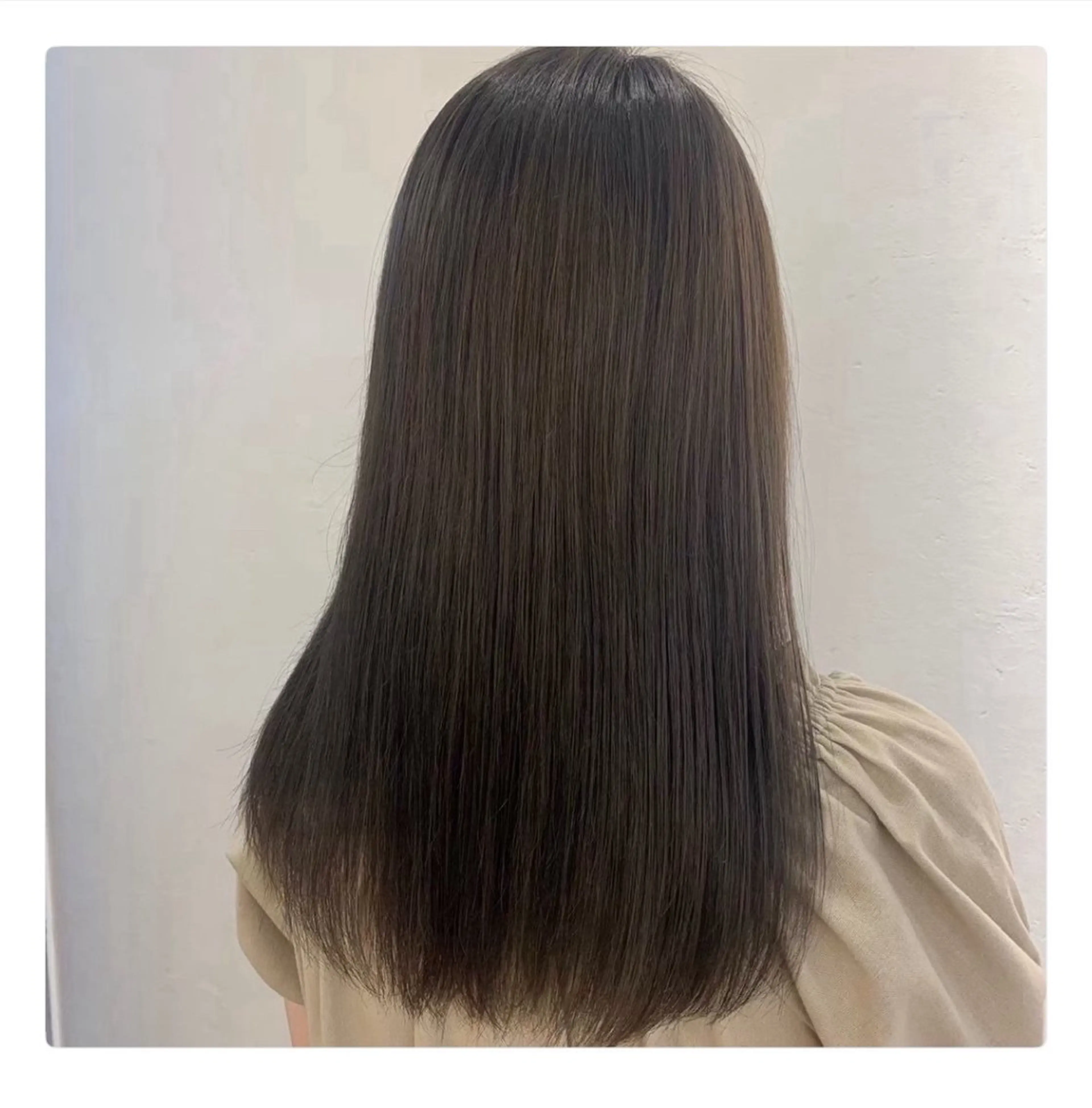 ロング カラー 齋藤 こころのヘアスタイル