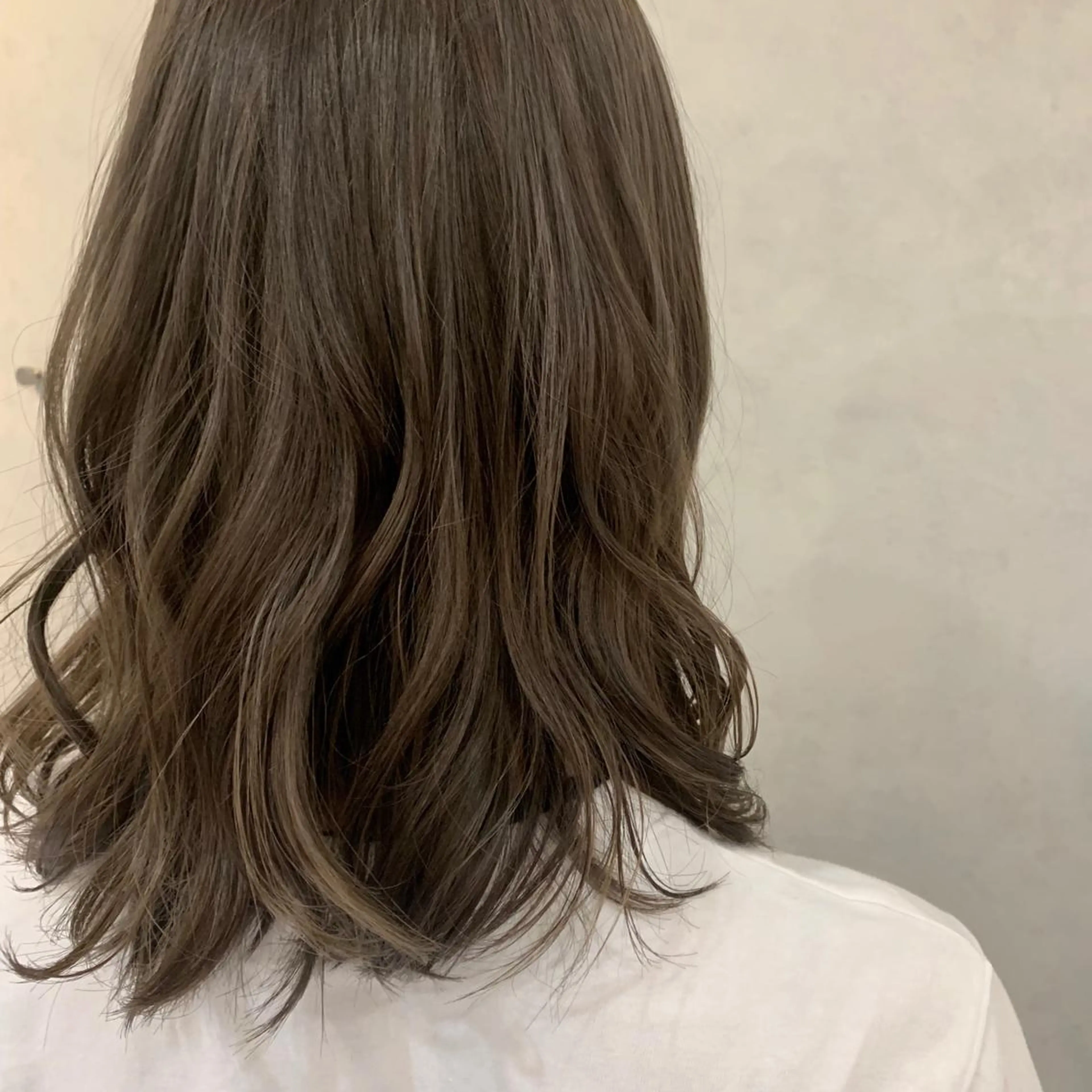ミディアム ︎︎☺︎ yuri ︎︎☺︎のヘアスタイル