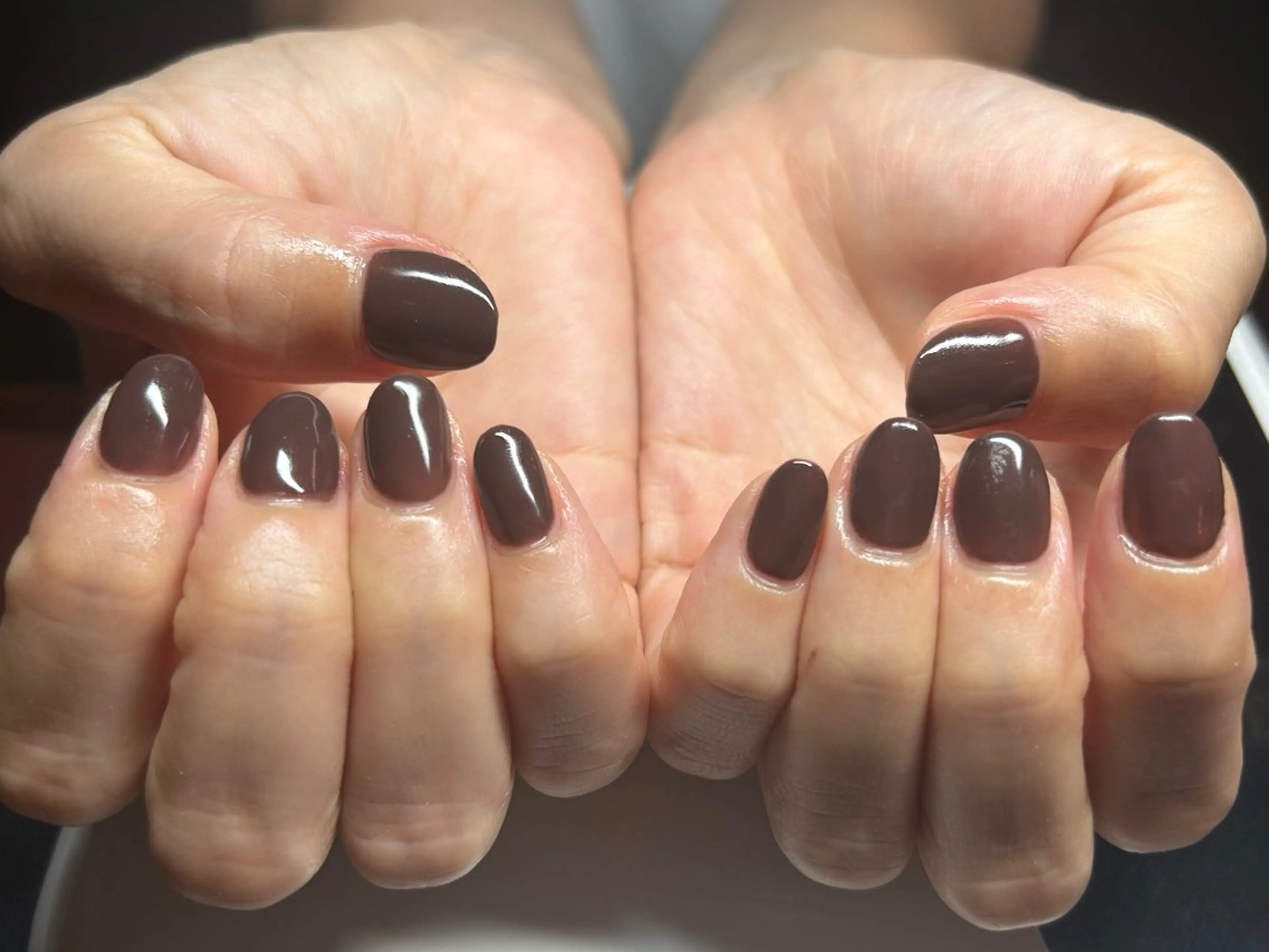 ネイル ブラウン ワンカラーネイル シンプルネイル Bar CLAN -Nail-所属・AMUCI NAIL Shihomiのネイルデザイン
