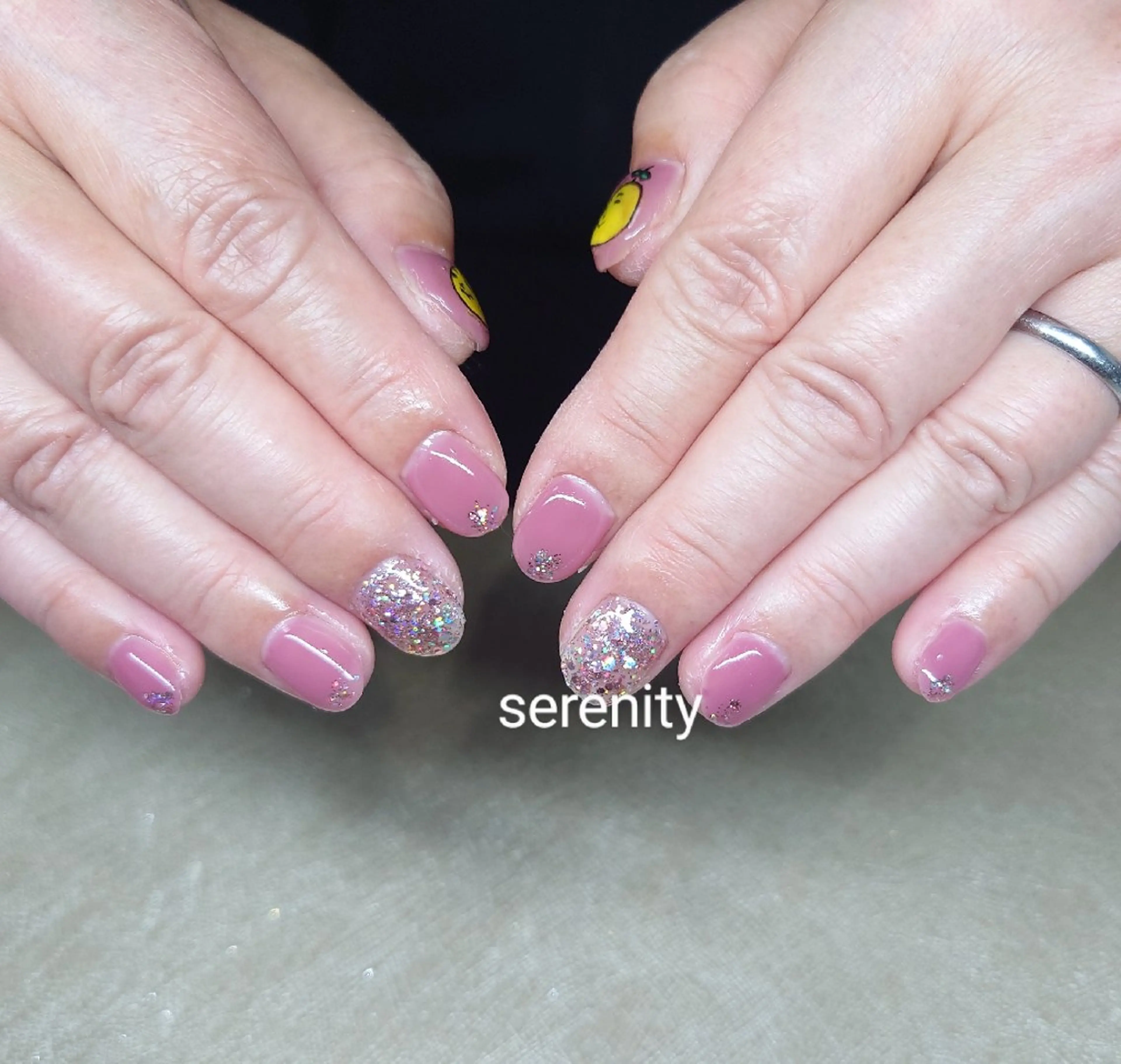 ネイル キラキラネイル ラメ(グリッター) 持ち込み ピンク nail  serenityのネイルデザイン