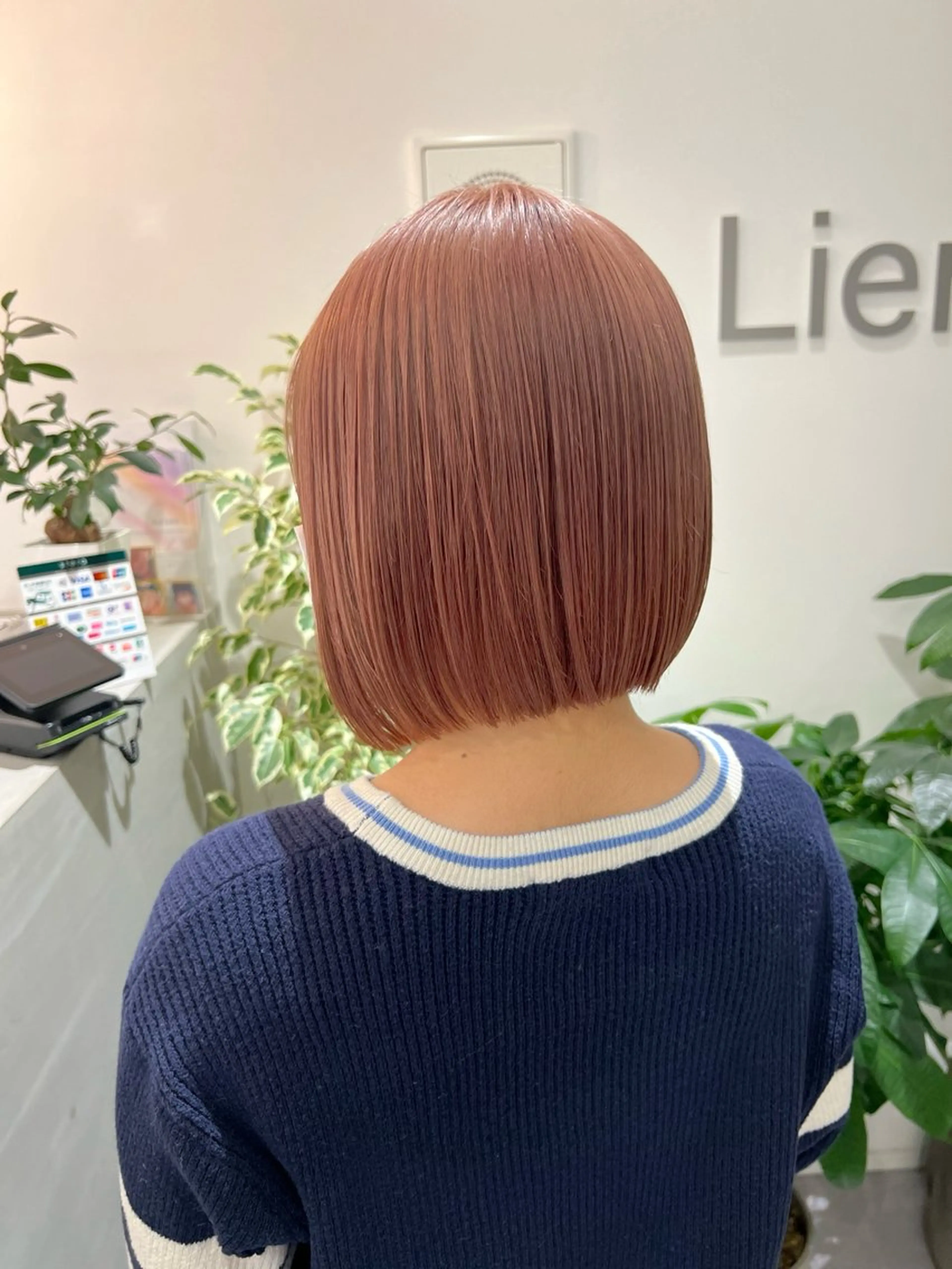 ショート ヘアカラー miyu✂︎Lien 上品なブリーチカラーのヘアスタイル