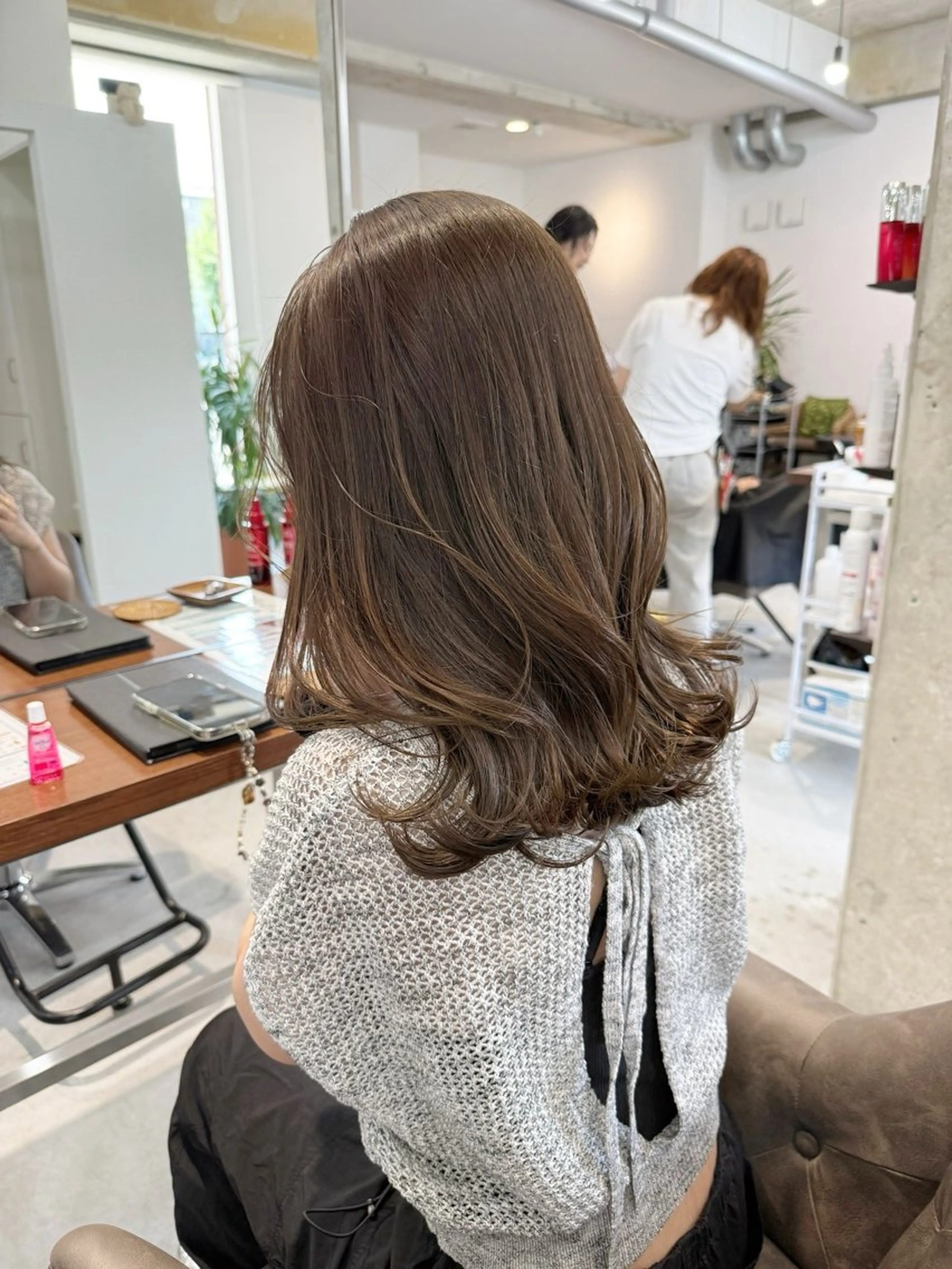 セミロング カラー ブラウンカラー レイヤーカット カット ヘアカラー トリートメント カイリ /レイヤーカットのヘアスタイル