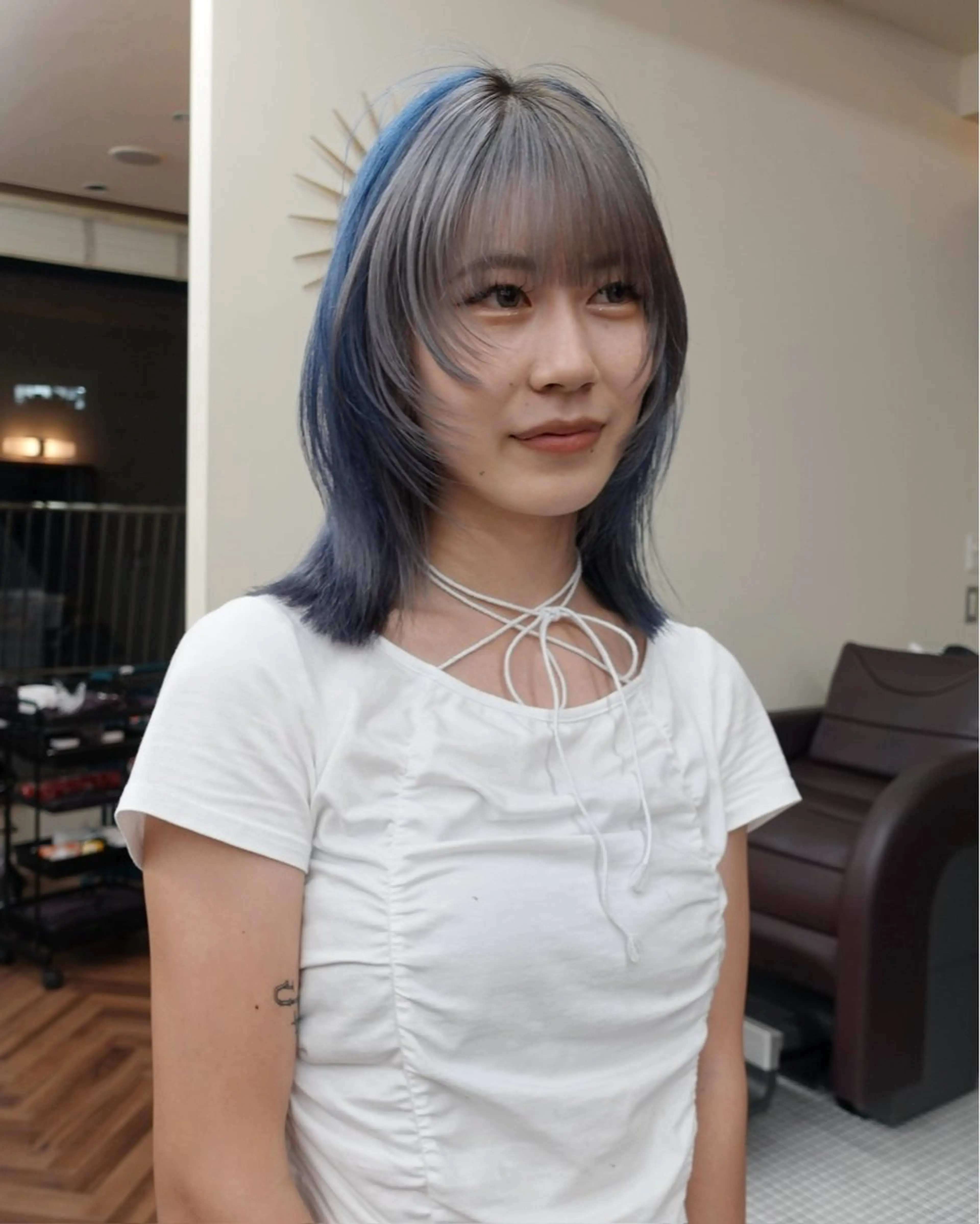ミディアム カラー ブリーチ ブロンド ケアブリーチ 透明感カラー ダブルカラー カット ヘアカラー トリートメント ニュアンスレイヤー ハイトーンカラーのヘアスタイル