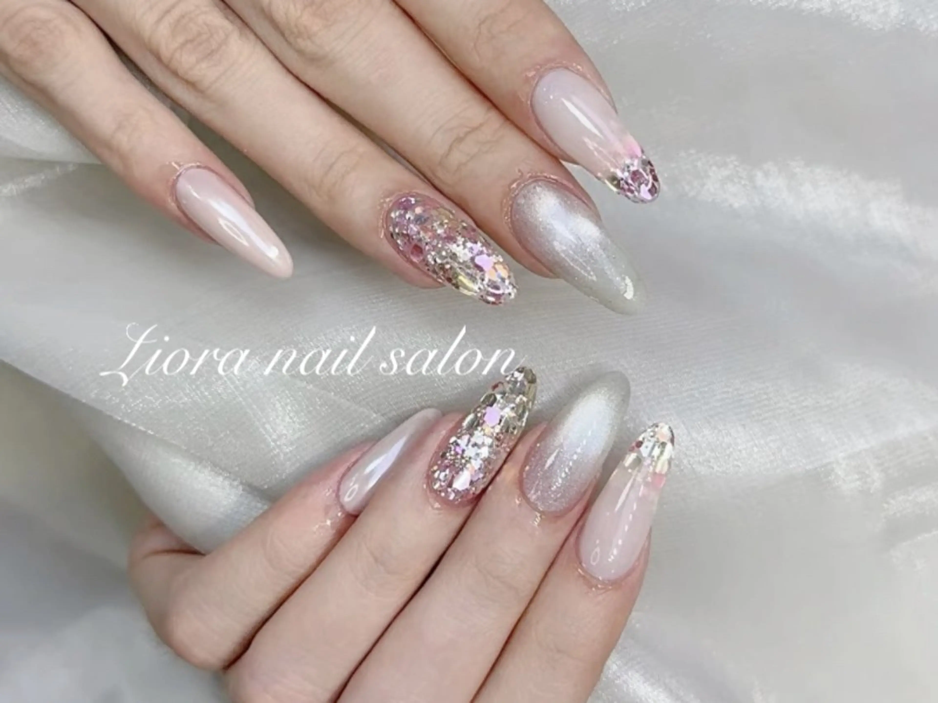 ネイル フレンチネイル ジェルネイル ガーリー グラデーション キラキラネイル ハンドネイル Liora ネイルサロン所属・Liora nail salonのネイルデザイン