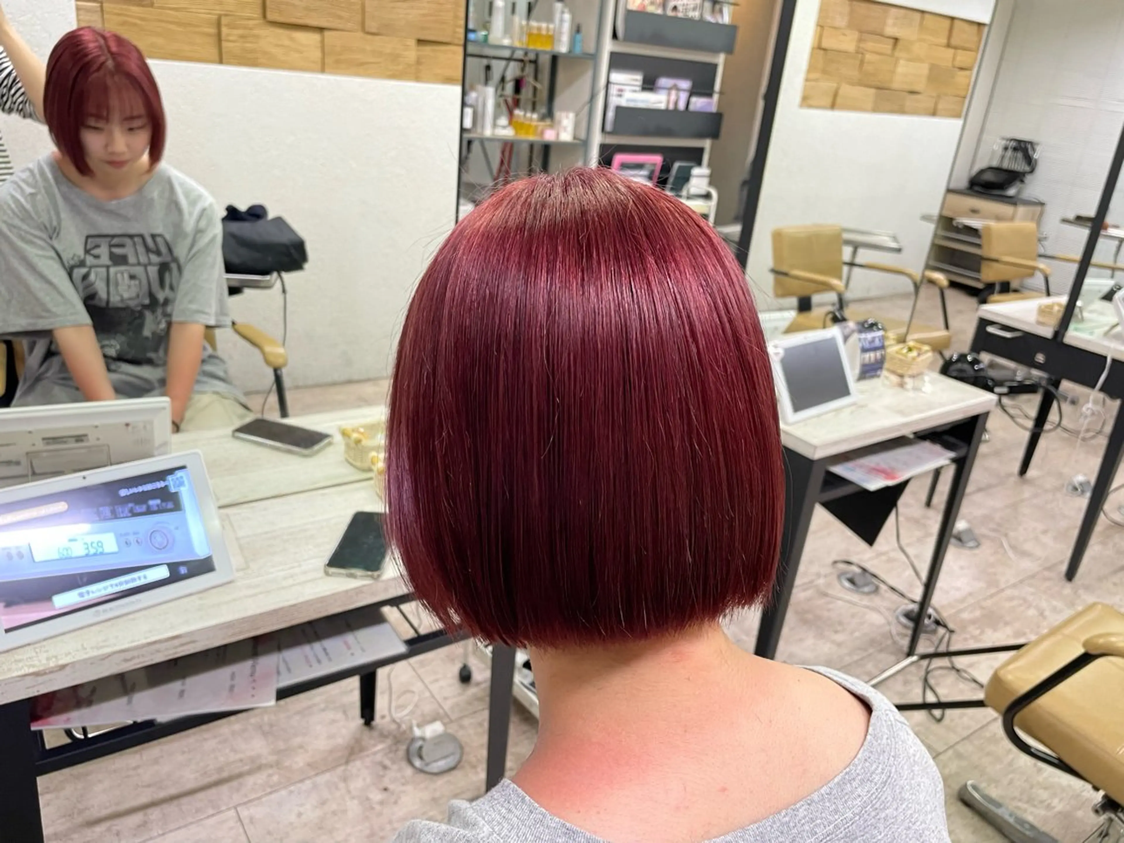 ショート ヘアカラー 🐱加賀 瑛里奈🦊のヘアスタイル