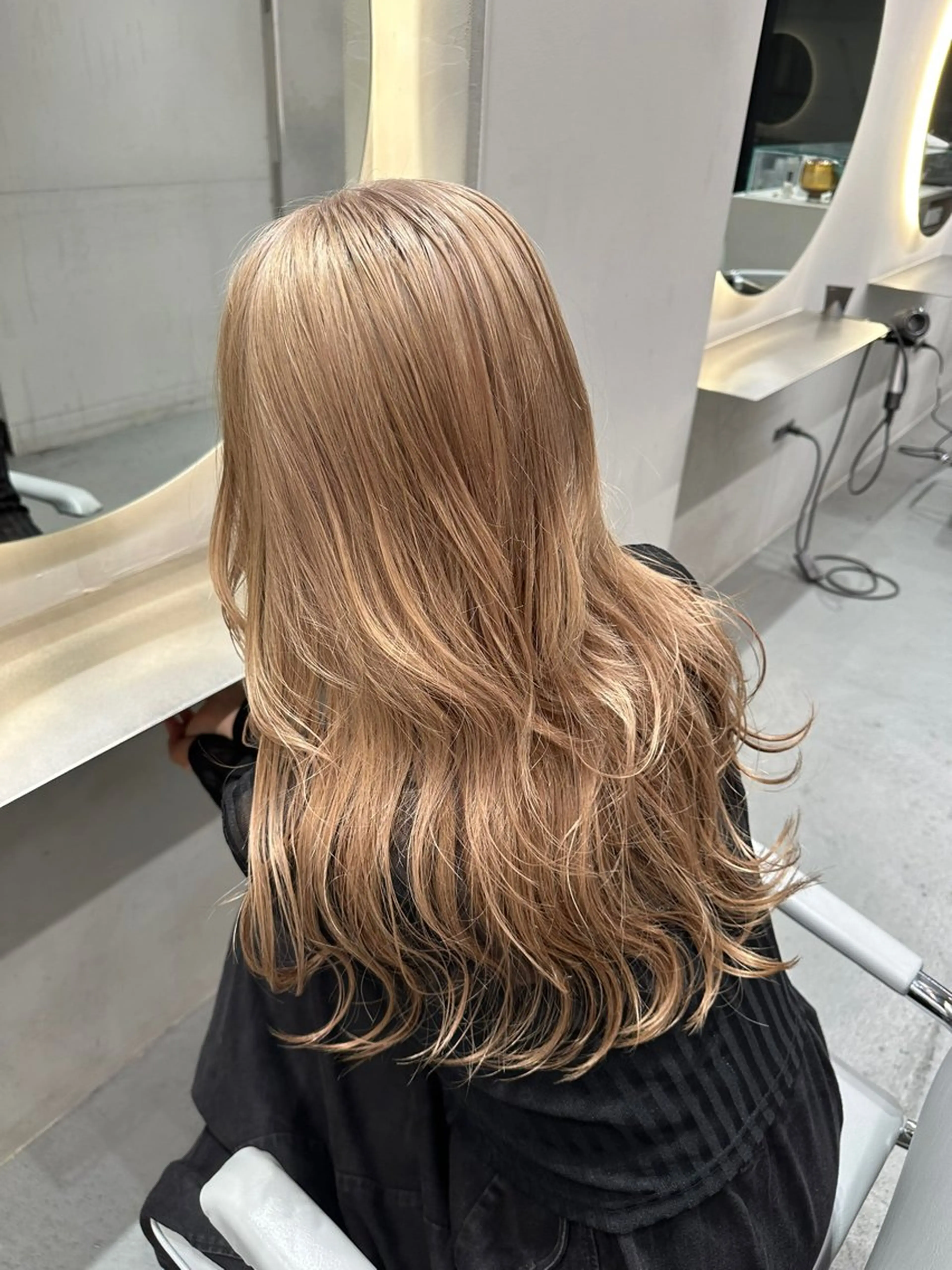 ロング ピンクラベンダー トリートメント SOL.所属・ハイトーンカラー/デ ザインカラー中川竜斗のヘアスタイル