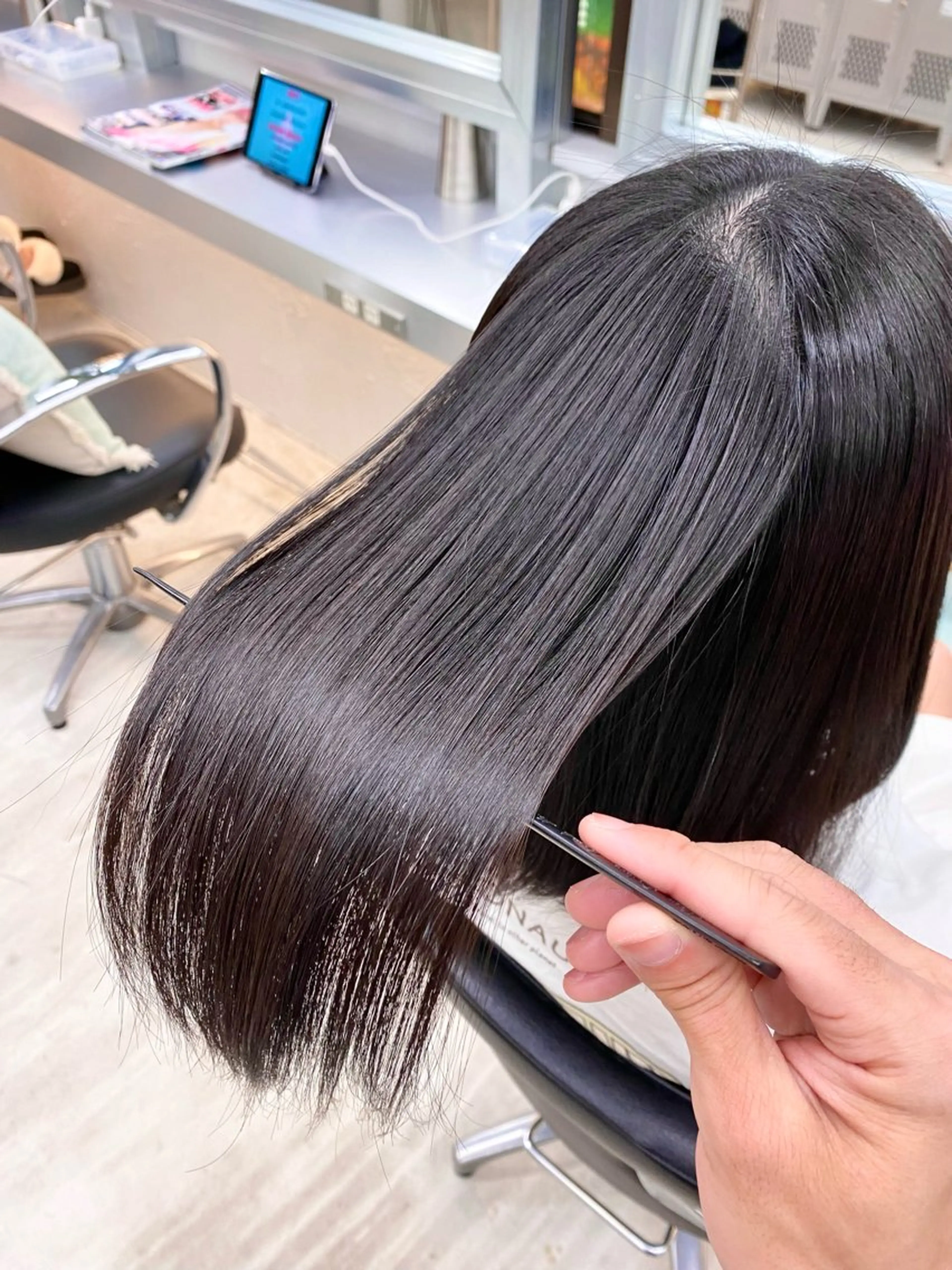 ミディアム パーマ 伸ばしかけ 縮毛矯正 酸性ストレート ストレートパーマ 縮毛矯正 ✨髪質改善職人✨ デザインカラー/若林のヘアスタイル