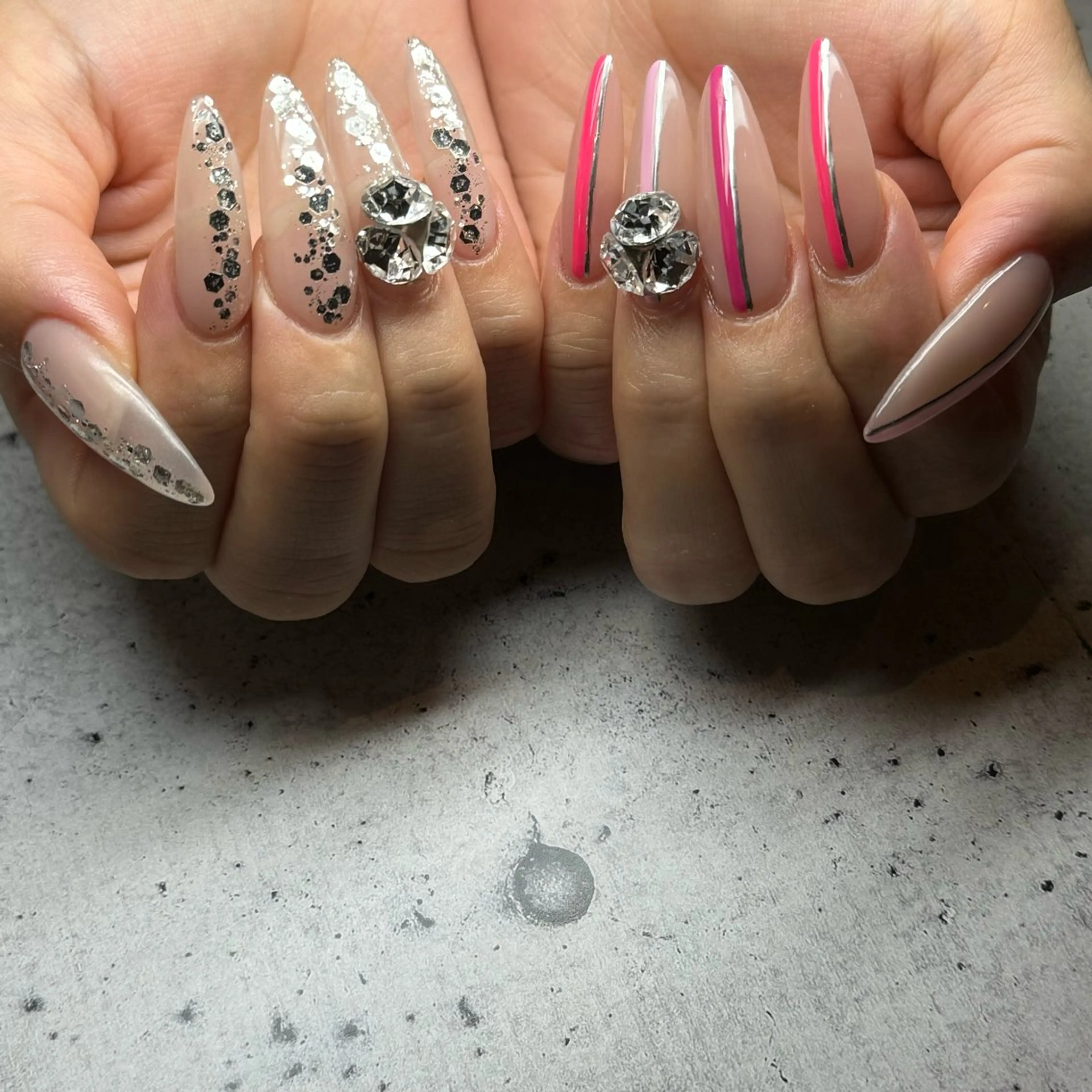 ネイル ハンドネイル 𝐫𝐚𝐢 𝐧𝐚𝐢𝐥の眉毛・アイブロウイメージ