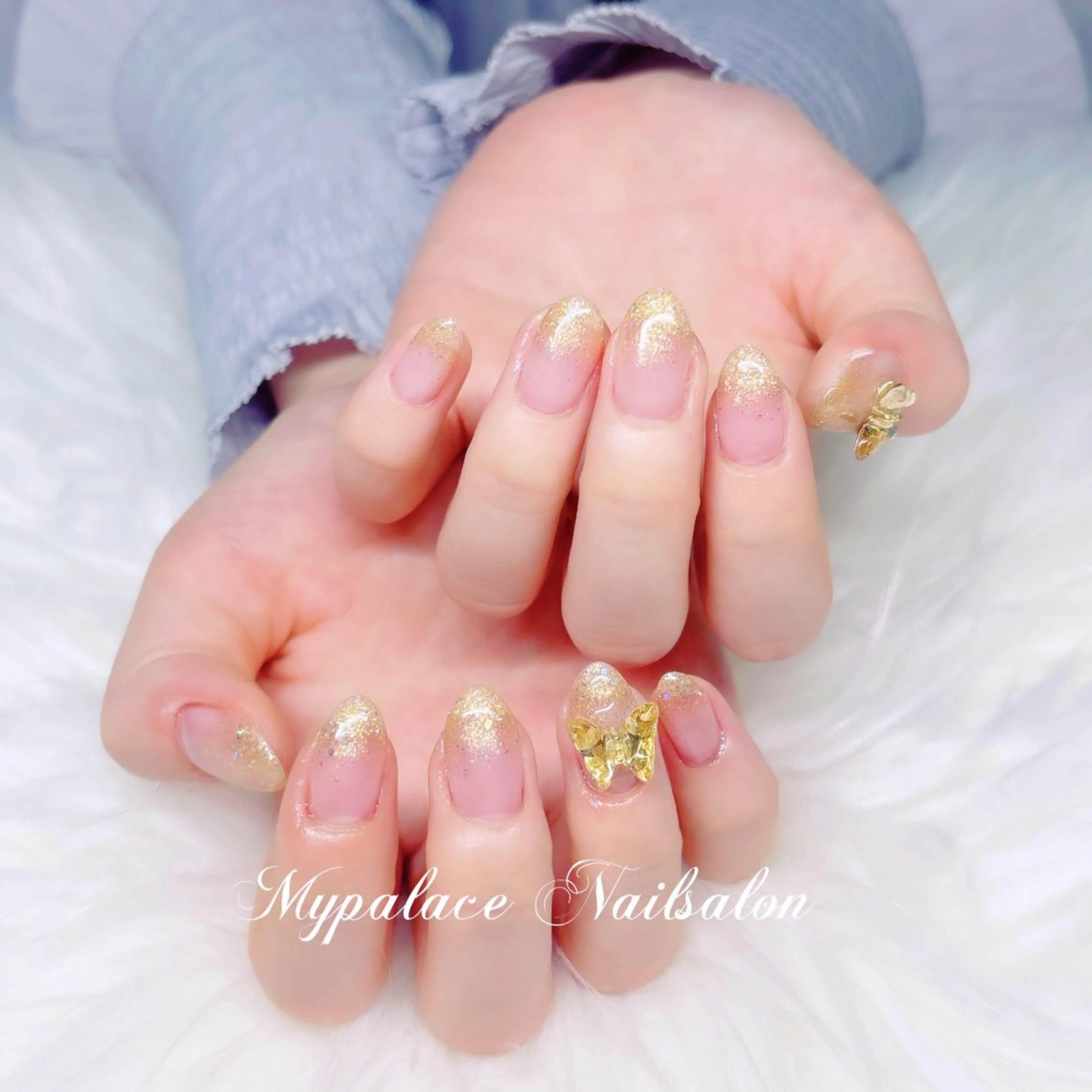 ネイル ゴールド グラデーション キラキラネイル ラメ(グリッター) ラメグラデーション ハンドネイル Yuis Nailスカルプ専門のネイルデザイン