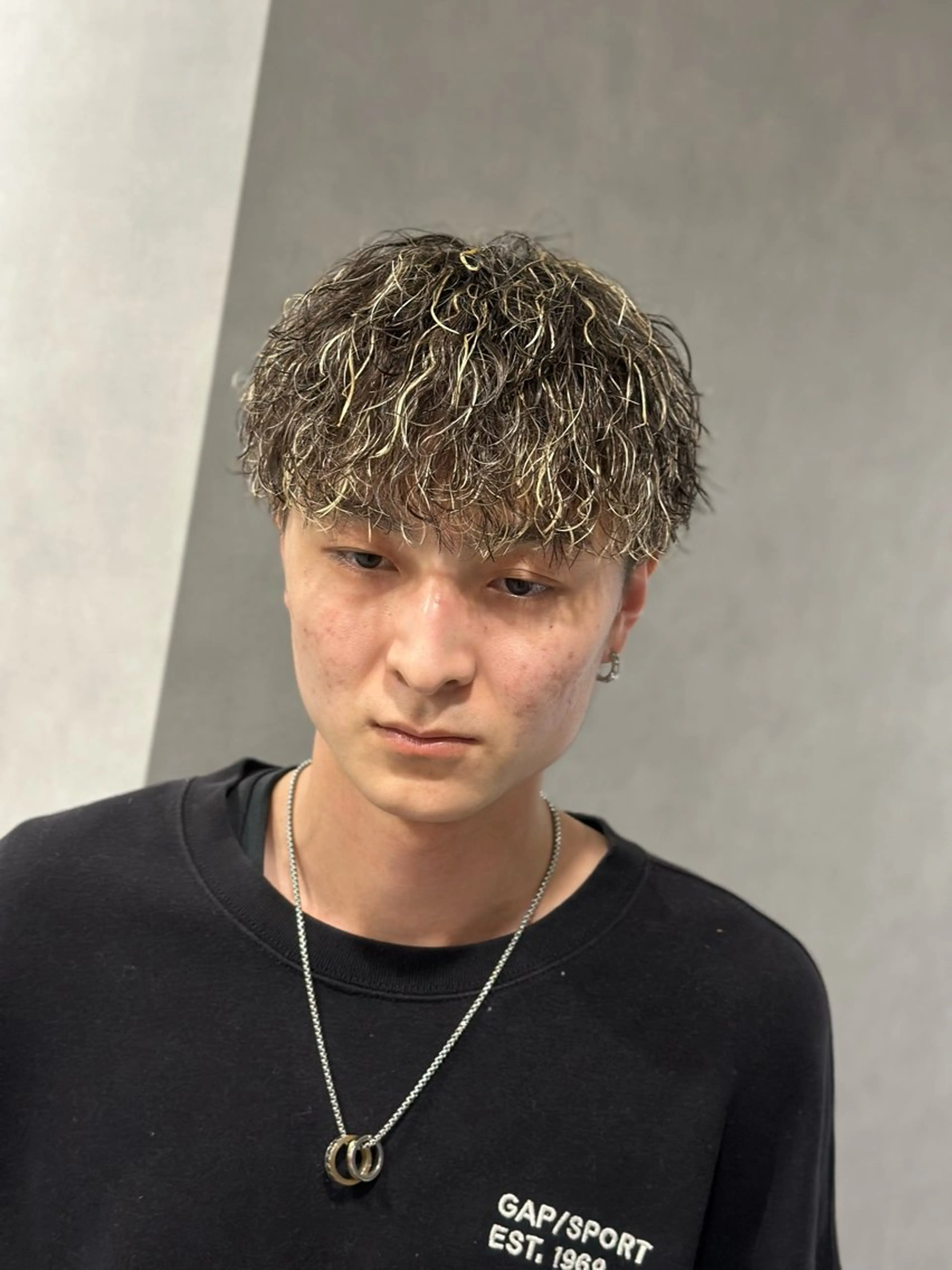 カラー パーマ メンズ メンズハイライト ハイライトカラー 33〖SASA〗大阪店所属・西野 翔太のヘアスタイル
