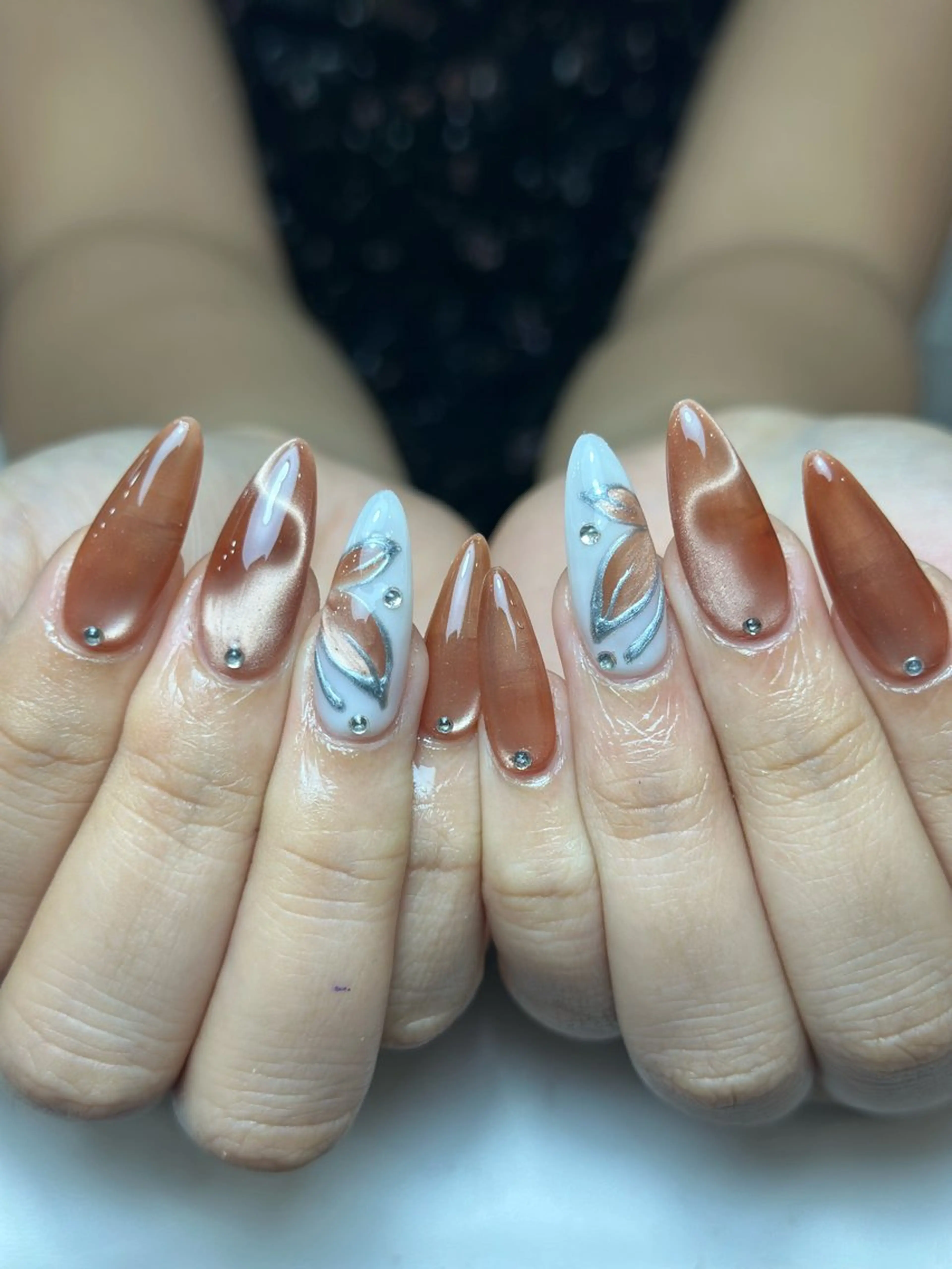 ネイル フレンチネイル グラデーション 韓国ネイル マグネットネイル シンプルネイル ハンドネイル CoMo Nail Studio所属・CoMo Nailのネイルデザイン