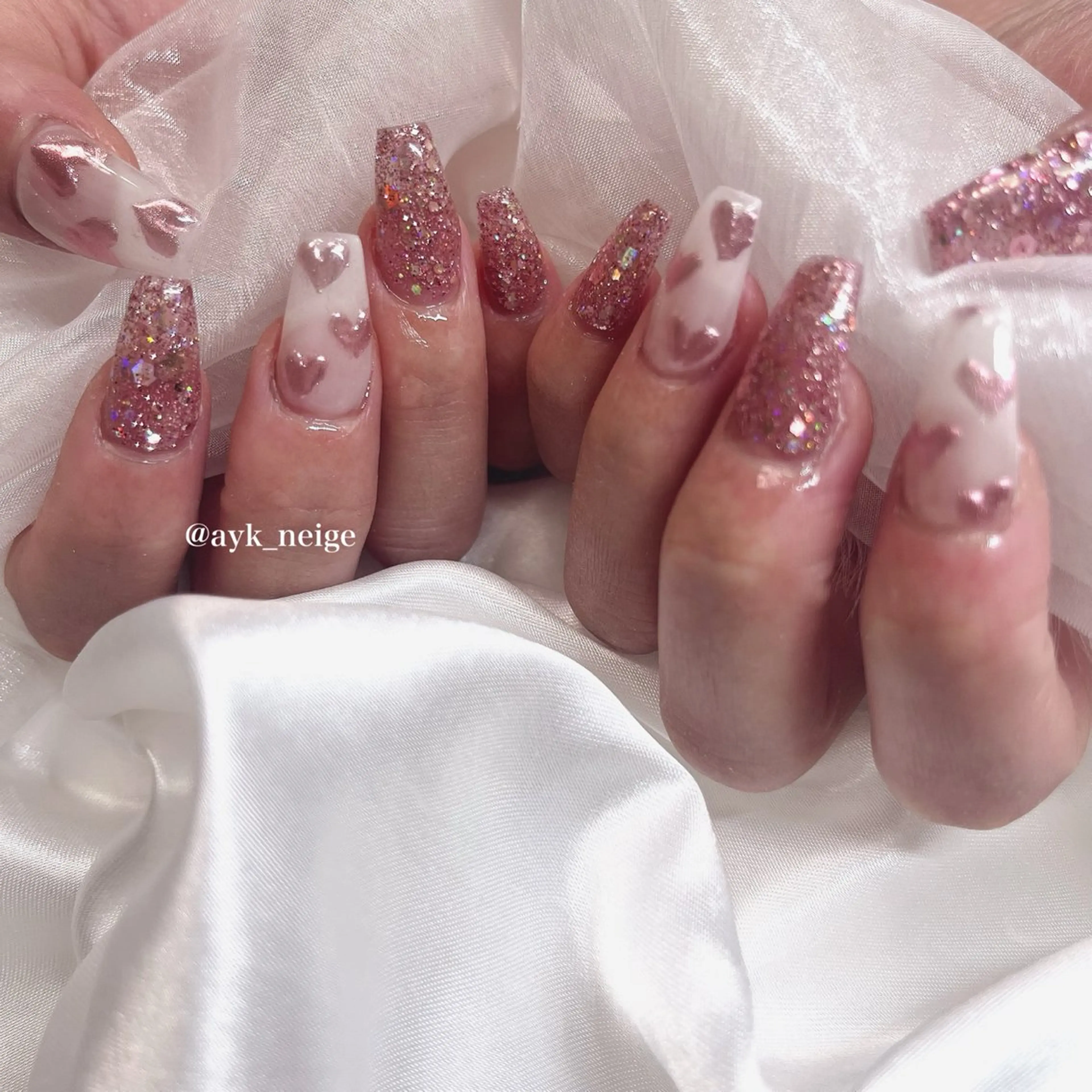 ネイル フットネイル キラキラネイル 韓国ネイル リボン シンプルネイル n'eige nail所属・大谷 綾香のネイルデザイン
