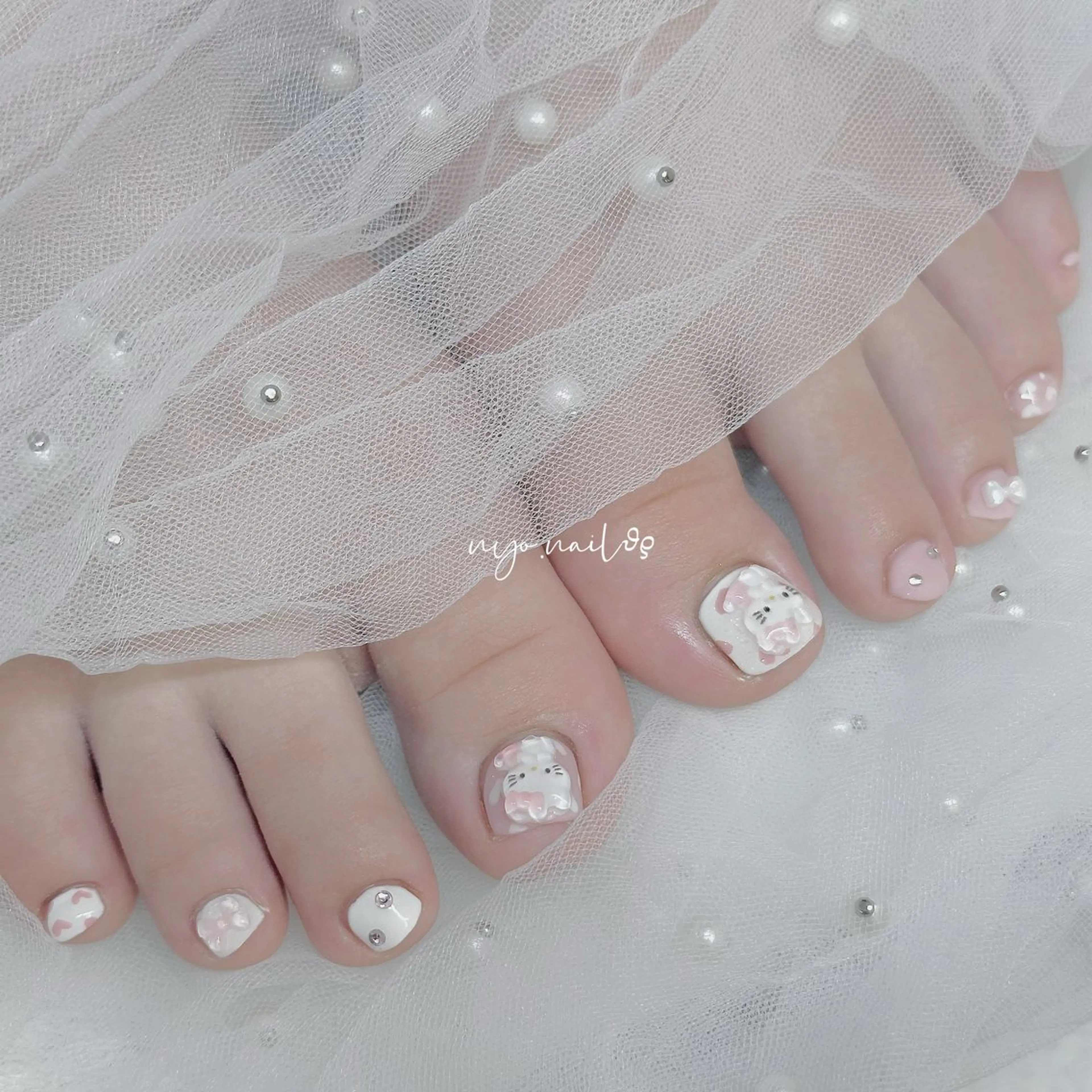 ネイル フットネイル 🩵ニヨ ネイル ☁️のネイルデザイン