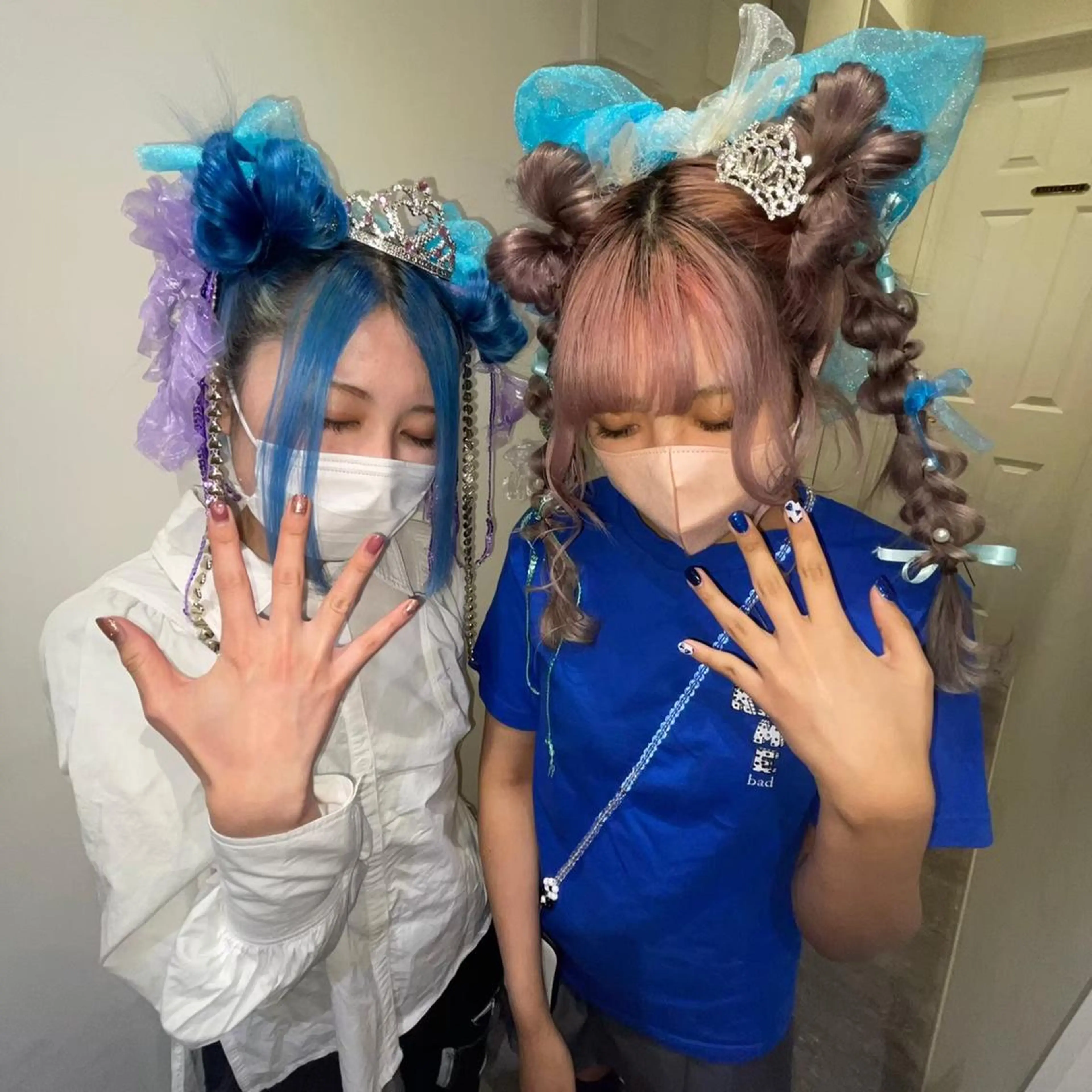 ロング カラー ヘアアレンジ ミユ🎀アニメカラー 🎨デザインカラーのヘアスタイル