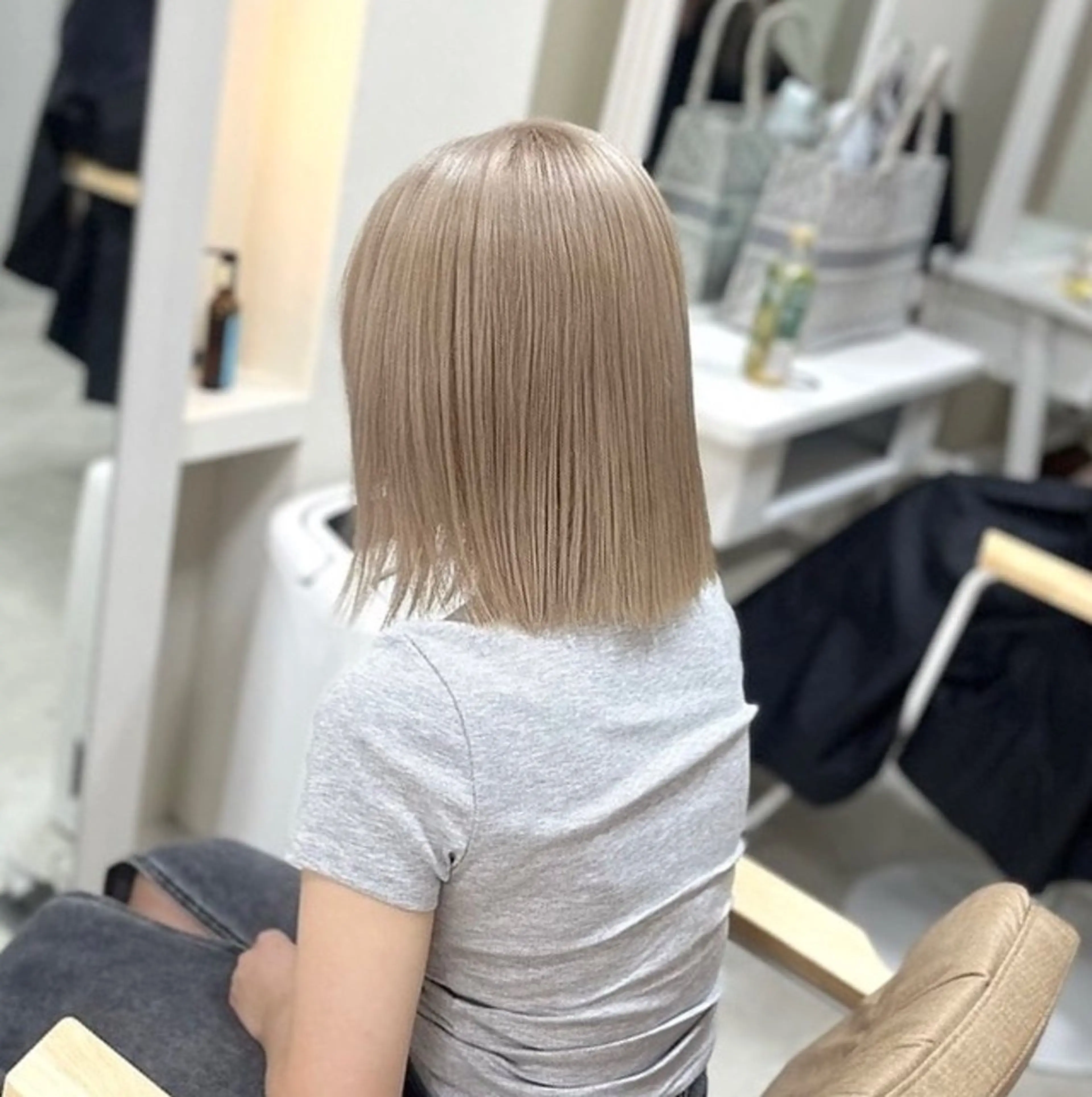 ショート ヘアカラー トリートメント carina✂️ ハイトーンカラー🤩のヘアスタイル