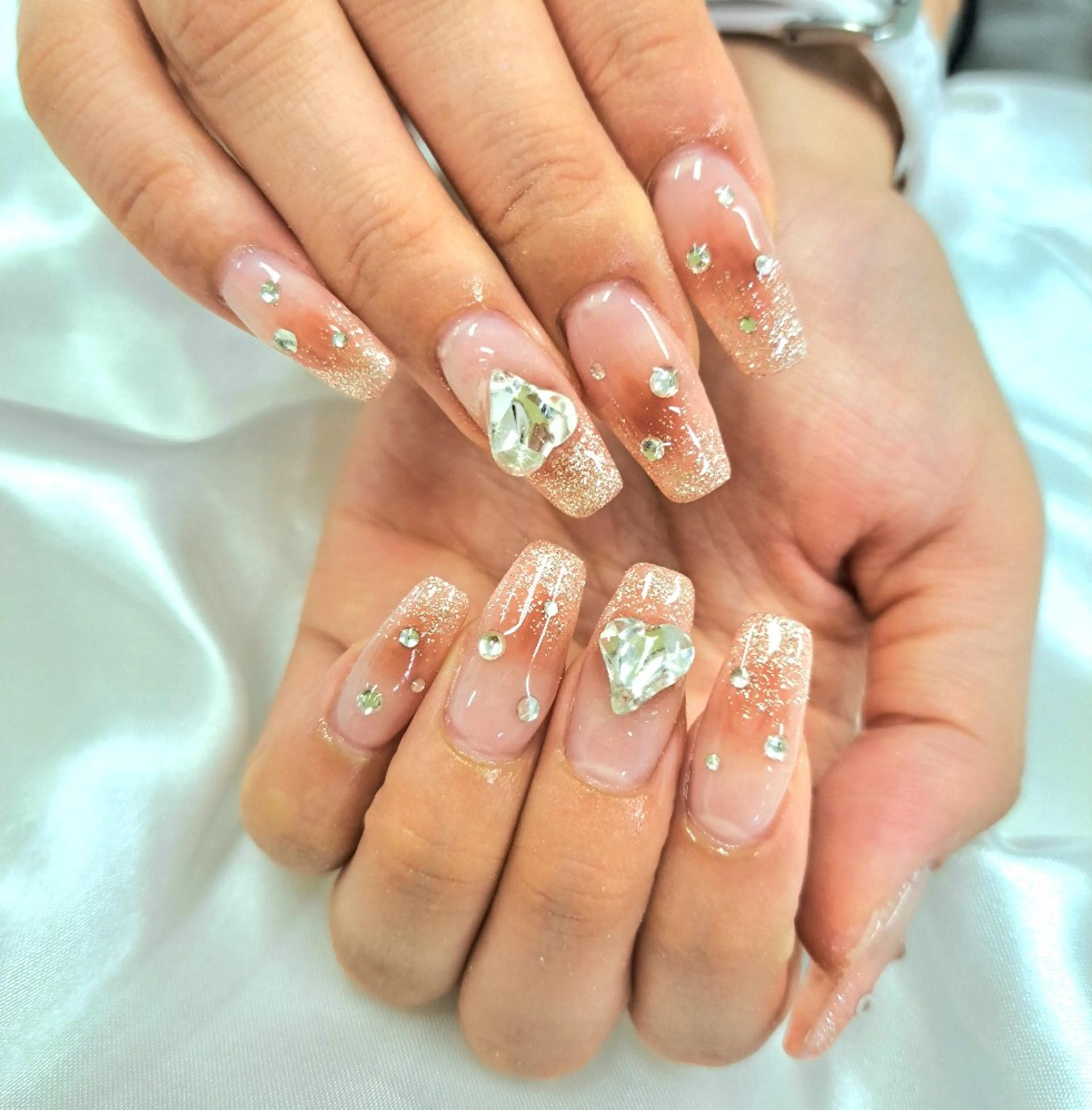 ネイル チークネイル フレンチネイル ジェルネイル ガーリー ハート 河野ちえ (雑誌掲載サロン)のネイルデザイン