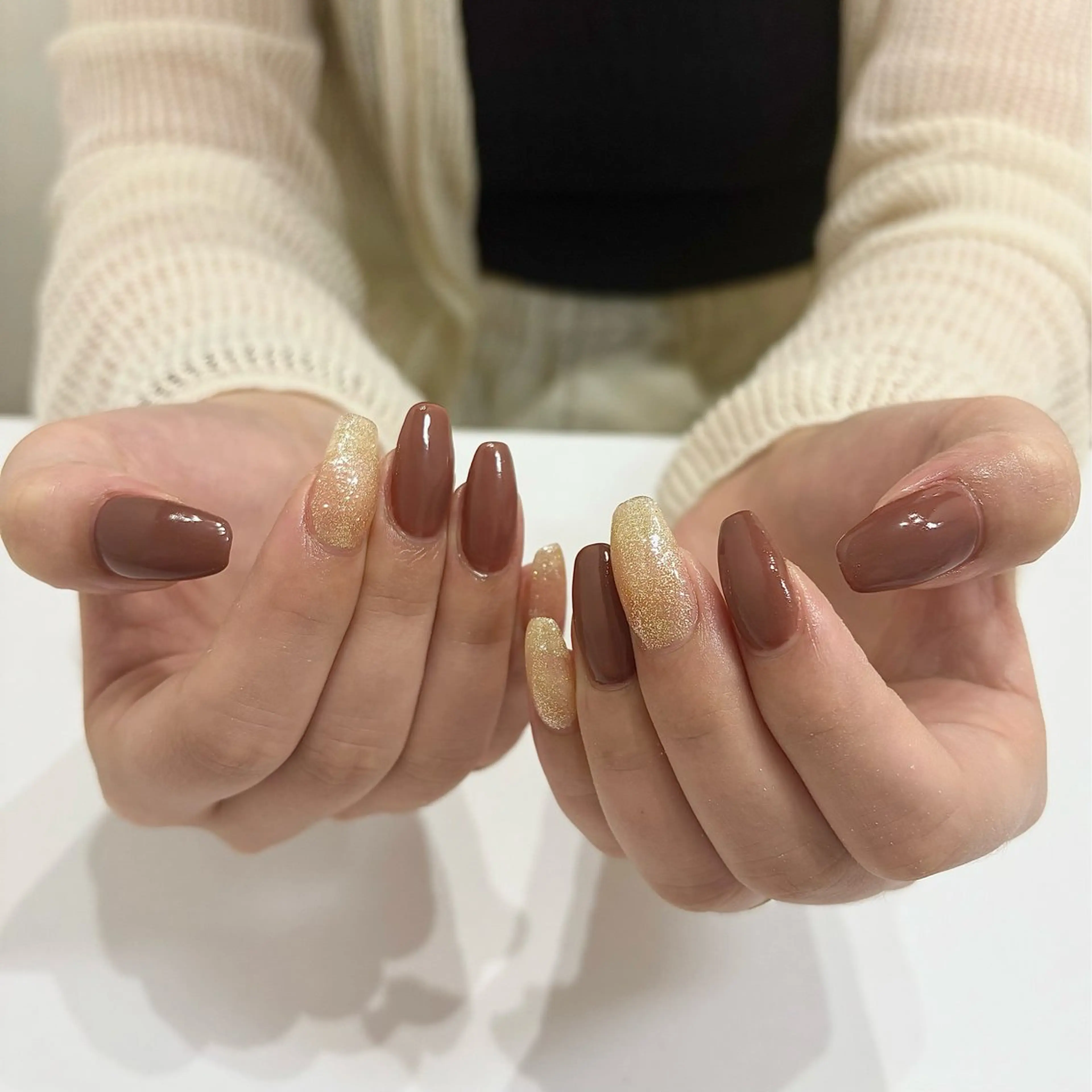 ネイル ブラウン ゴールド ハンドネイル 田中 美羽のネイルデザイン