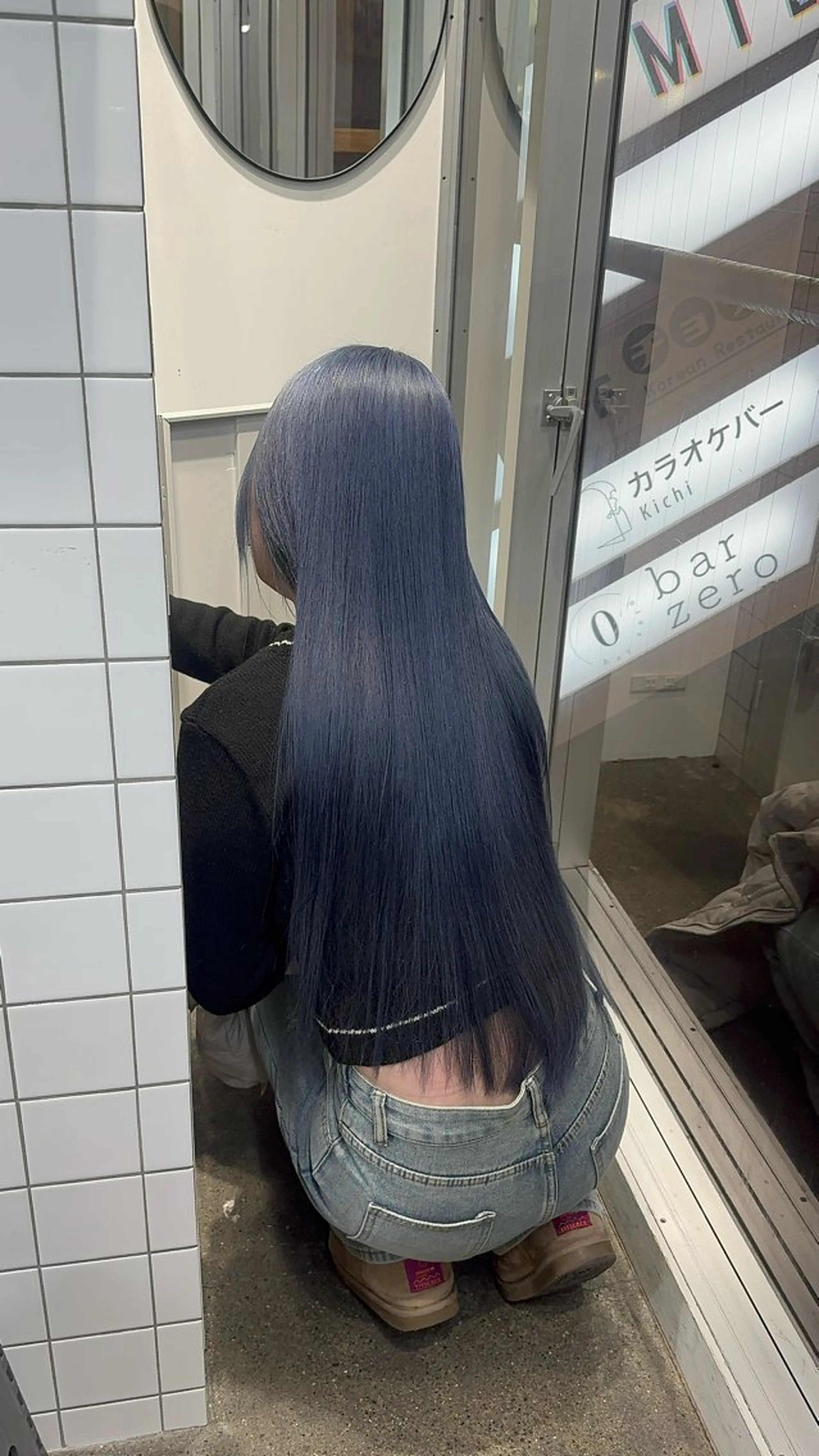 ロング カラー ブリーチ ブルーカラー シルバー ヘアカラー トリートメント 新宿 似合わせカラー HINAのヘアスタイル