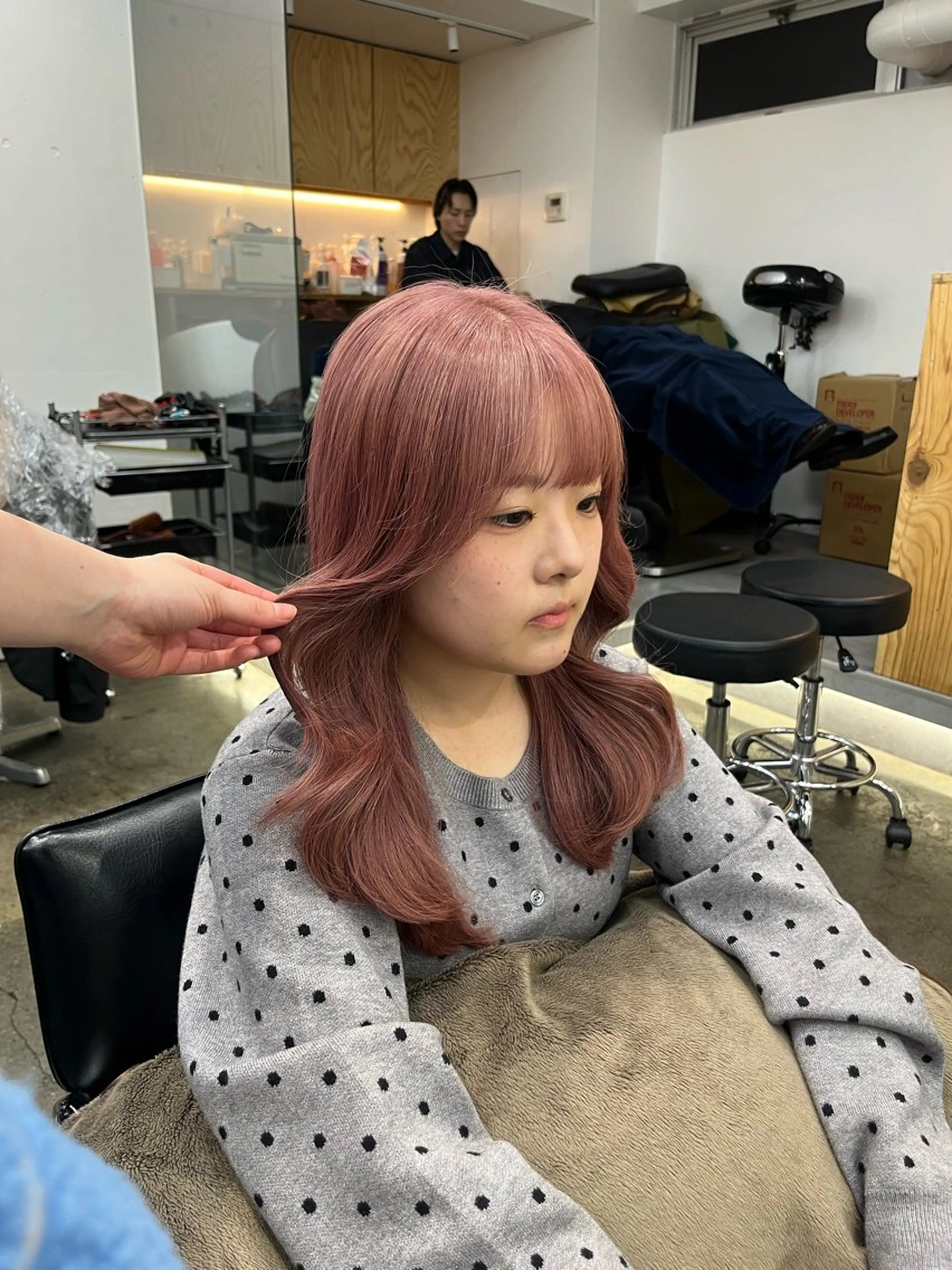 ミディアム カラー ベージュカラー ピンクカラー ピンクベージュ ヘアカラー 新宿 似合わせカラー HINAのヘアスタイル