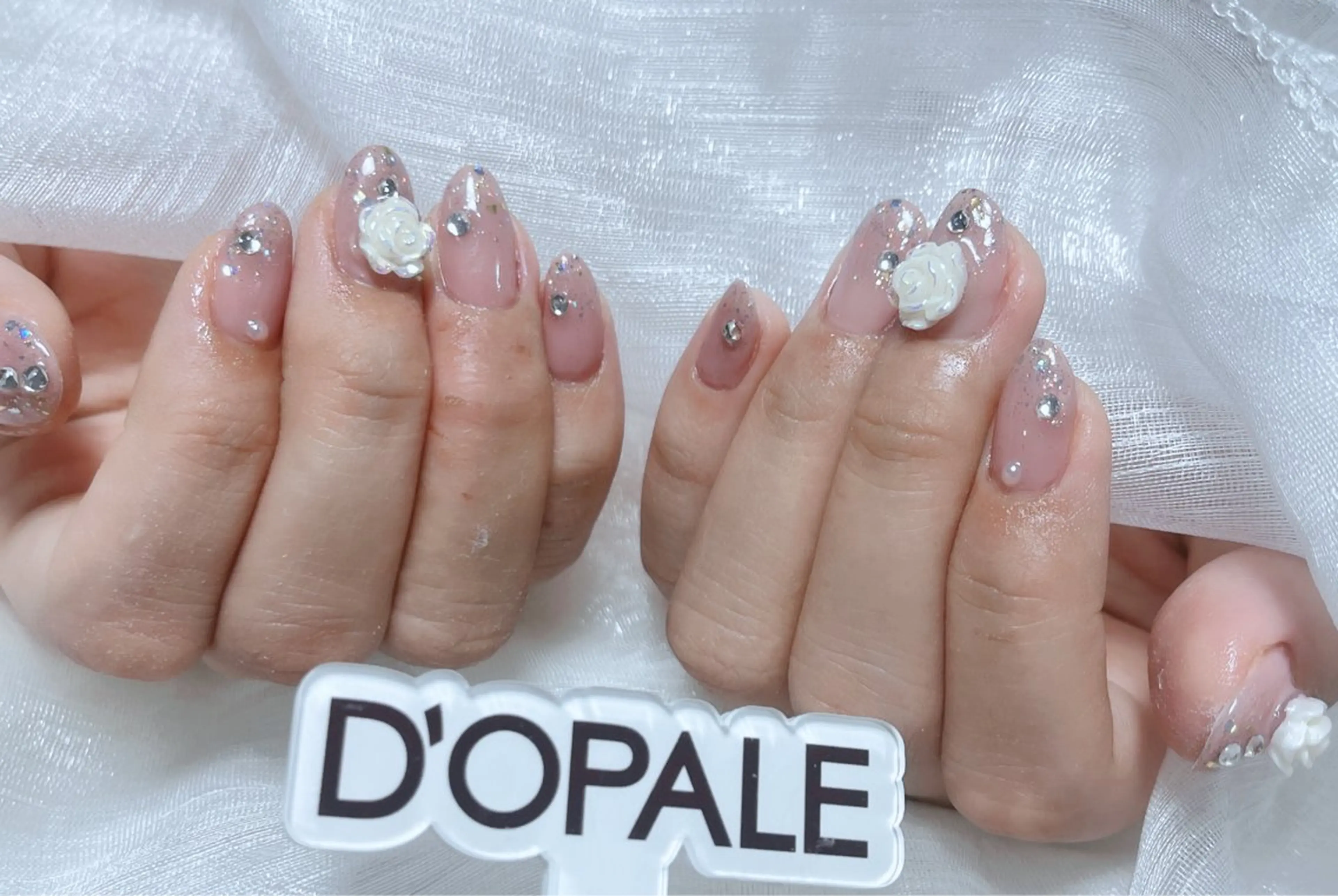 ネイル DOPALE、もも 彦奇のネイルデザイン