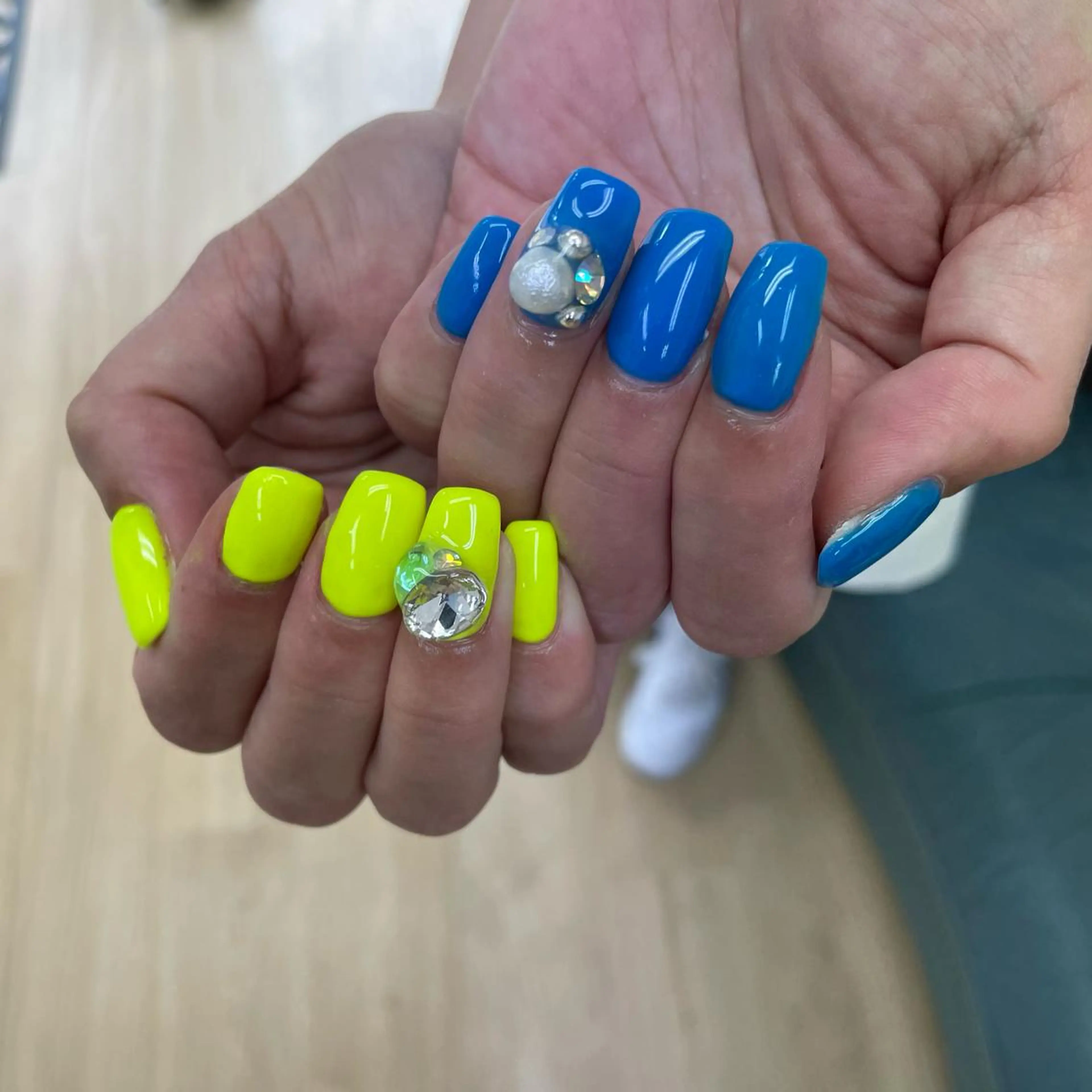 ネイル esNail&eye イーズネイル＆アイのネイルデザイン