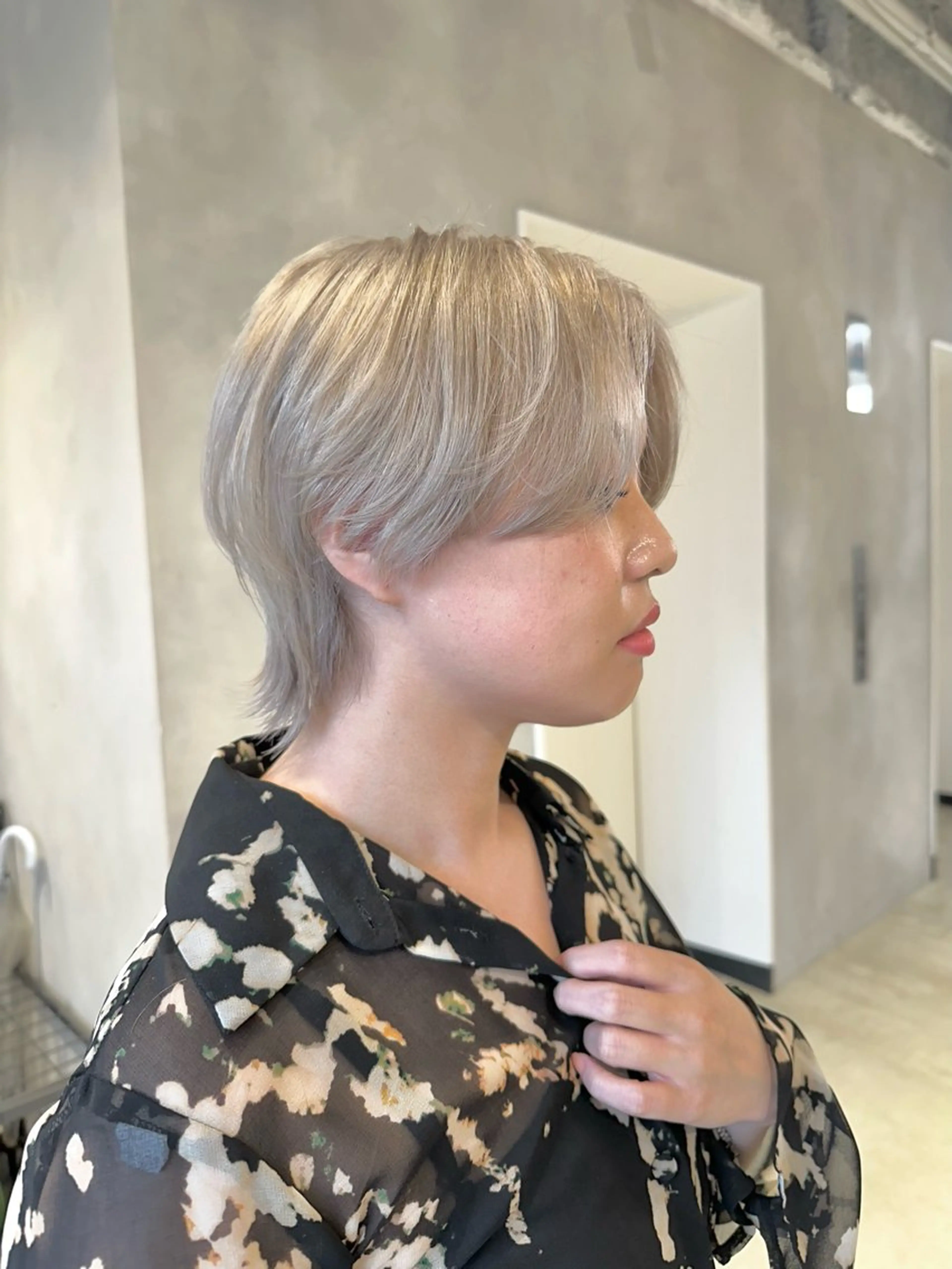 ショート カラー ベージュカラー ブリーチ ブロンド ケアブリーチ ダブルカラー 似合わせ小顔ショート /akane🐰♥️のヘアスタイル