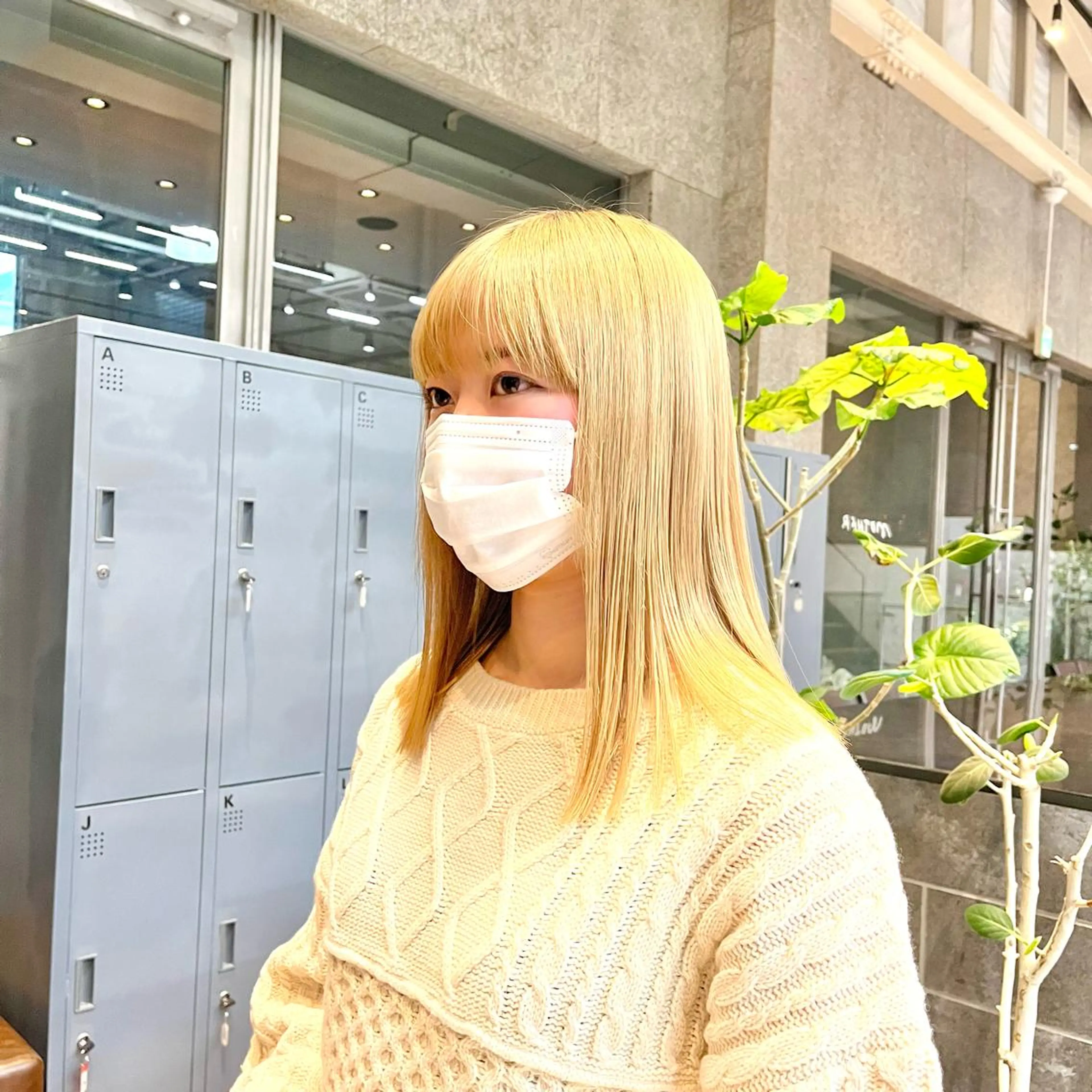 セミロング カラー ヘアカラー トリートメント GO TODAY SHAiRE SALON 原宿本店所属・ブリーチ/レイヤー ハッシュカット/河内のヘアスタイル