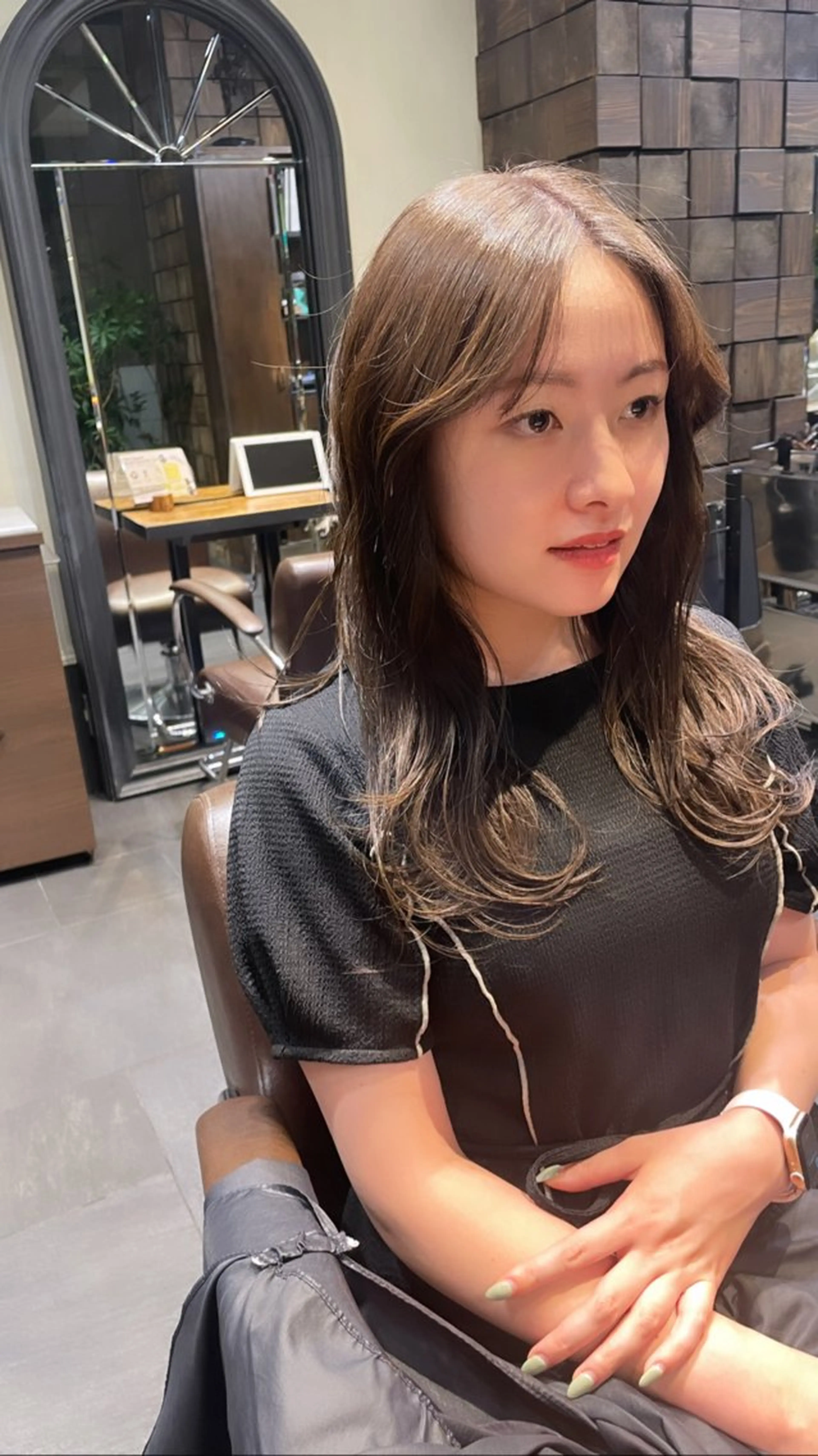 セミロング カラー カット ヘアカラー ブリーチ＆縮毛矯正 🧸ともき🧸のヘアスタイル
