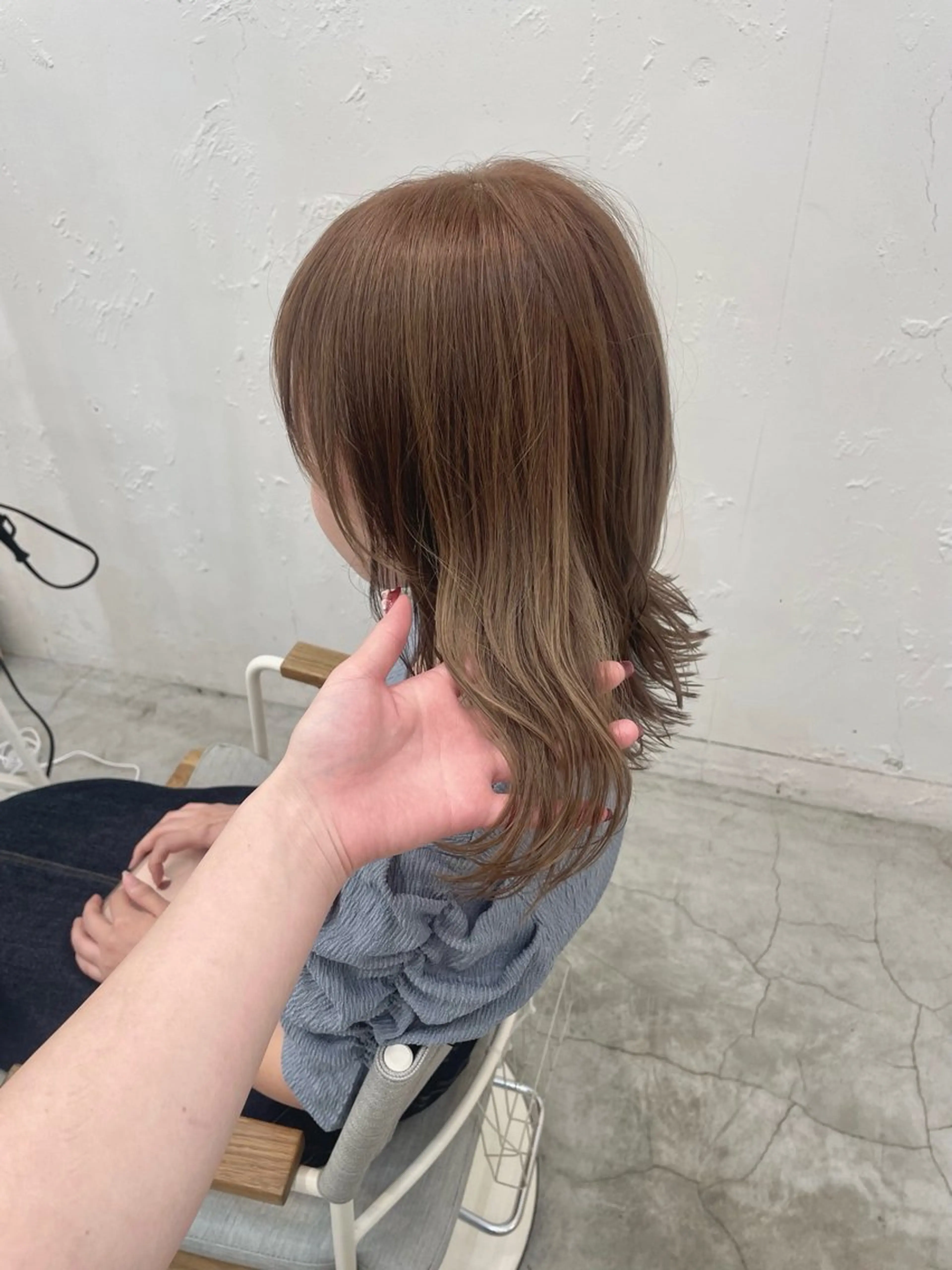 ミディアム カラー ベージュカラー ブリーチ 似合わせカットカラー 本厚木/ナカノユウのヘアスタイル