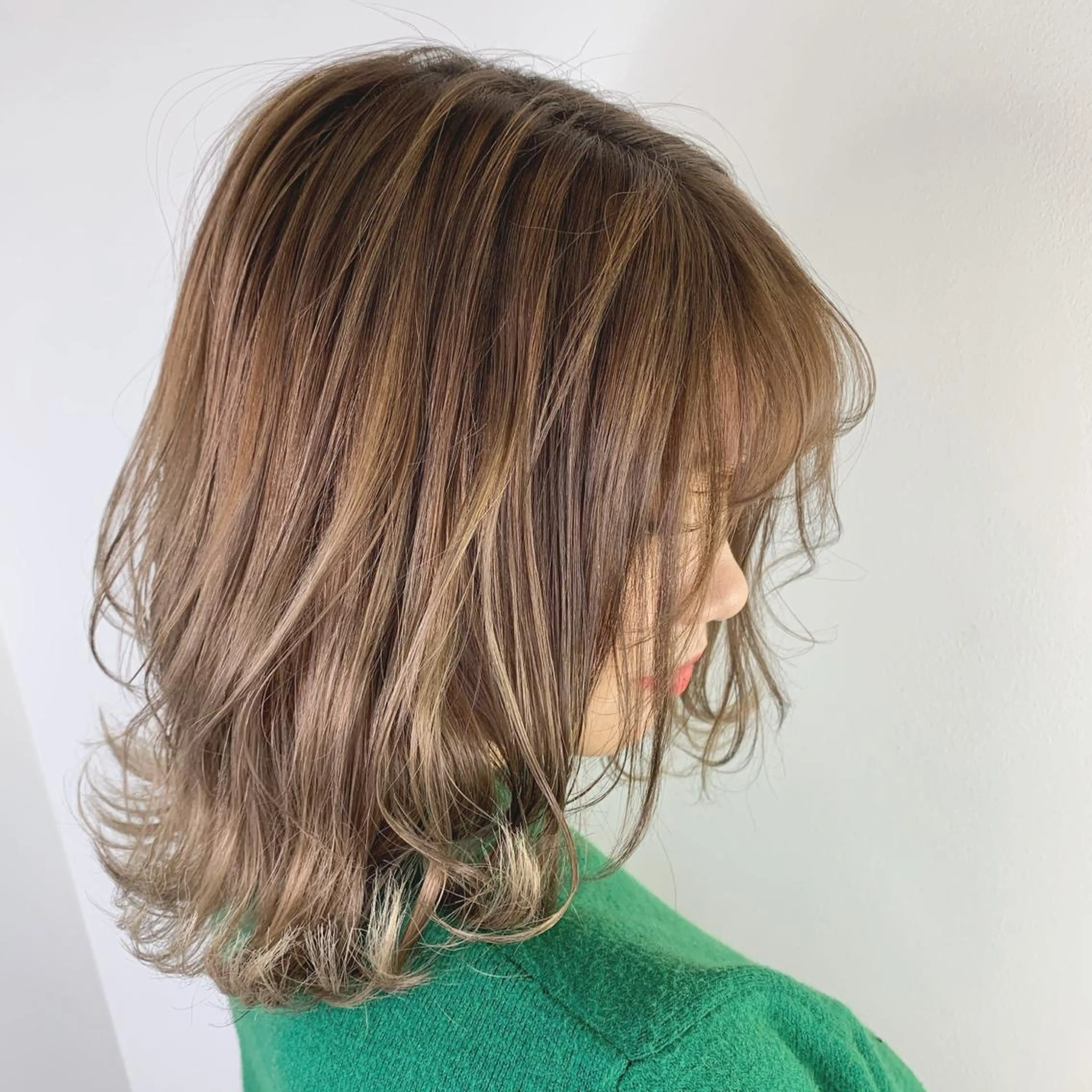 ミディアム カット ヘアカラー _WHITE京橋店所属・【White京橋】 岸 拓斗のヘアスタイル