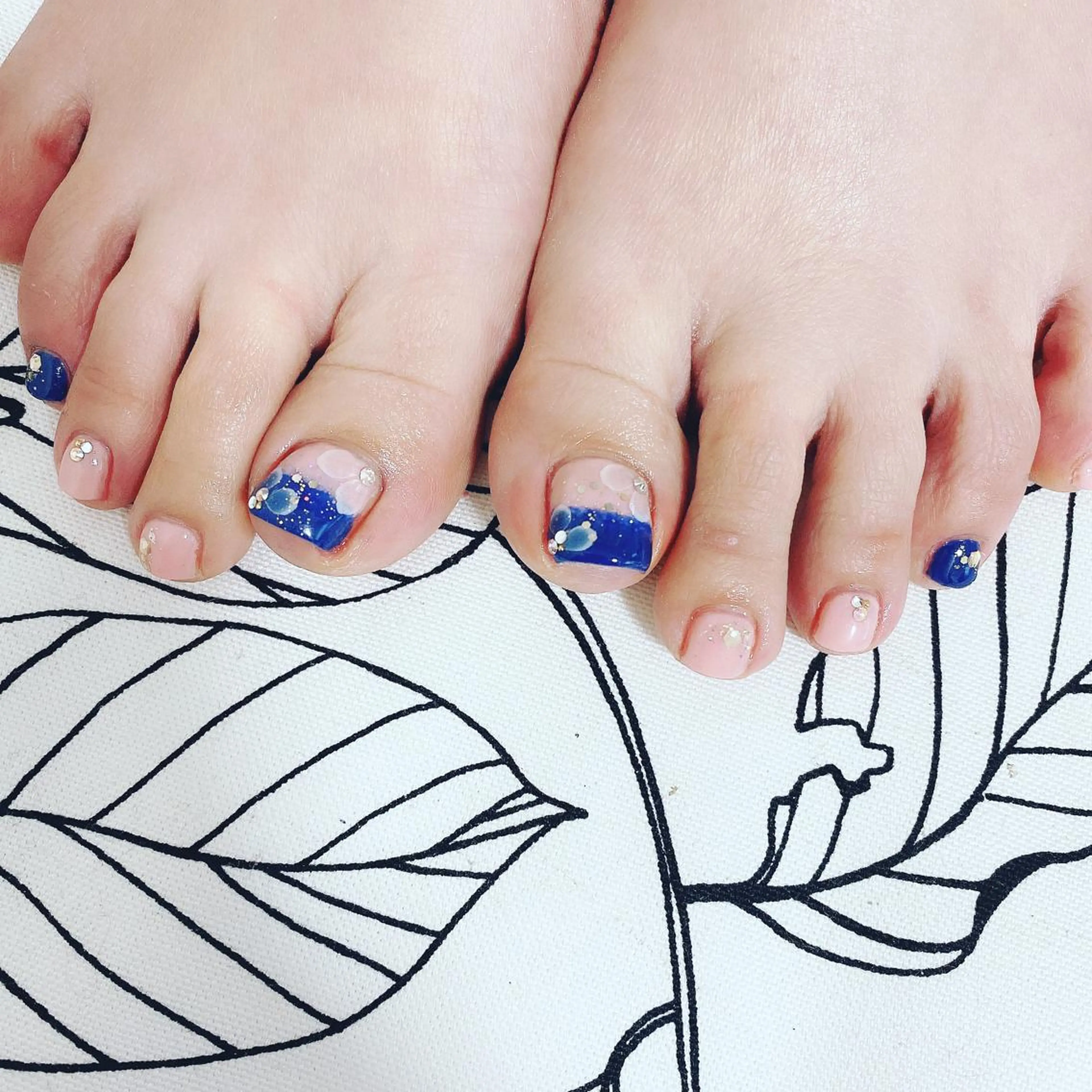 ネイル フットネイル 吉岡 裕子のネイルデザイン