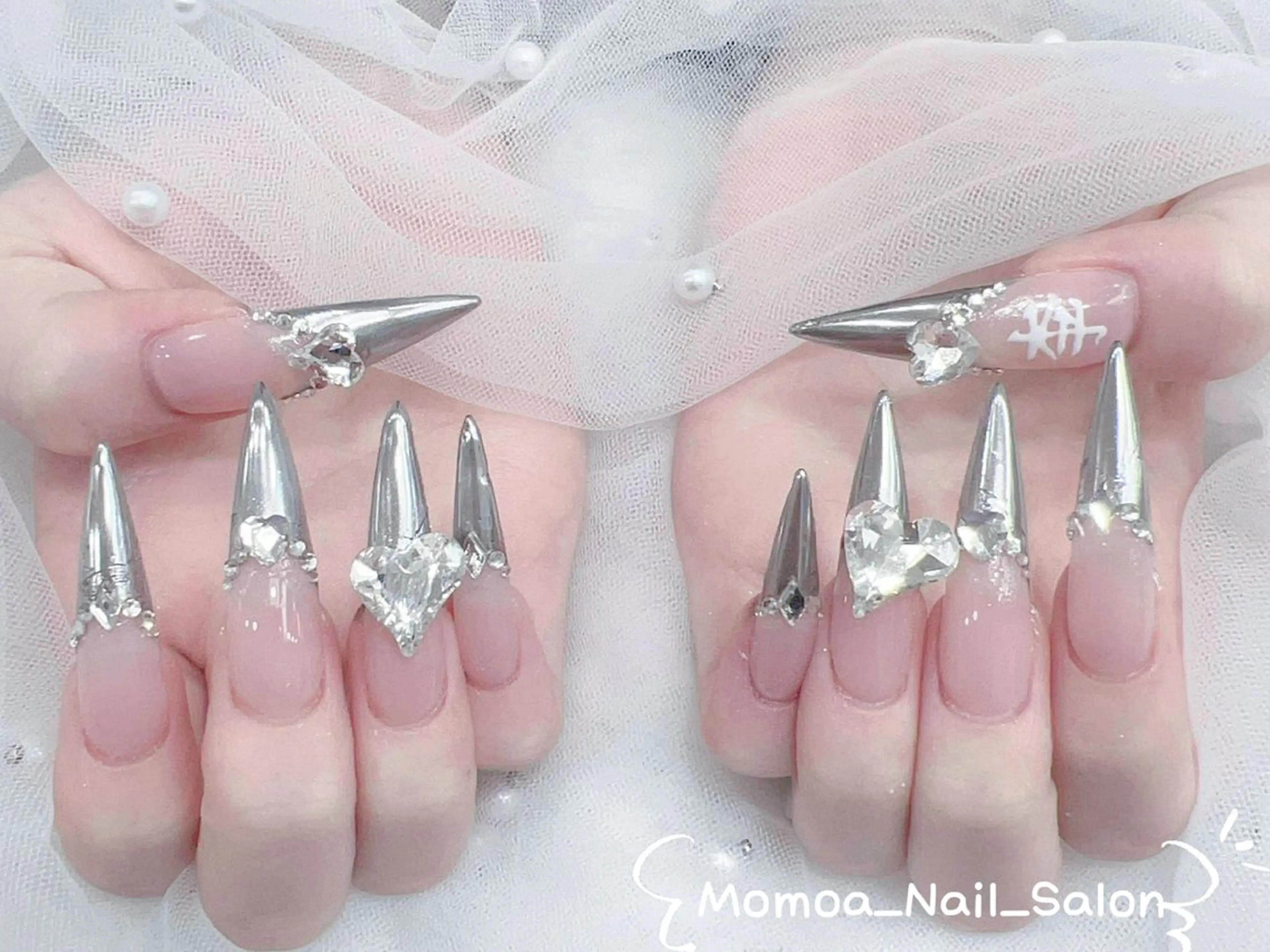 ネイル 成人式 ロングネイル マグネットネイル 大理石ネイル(マーブル) リボン ハンドネイル Momoa nail salon所属・MoMoA Nail ネイル長さ出し専門店のネイルデザイン