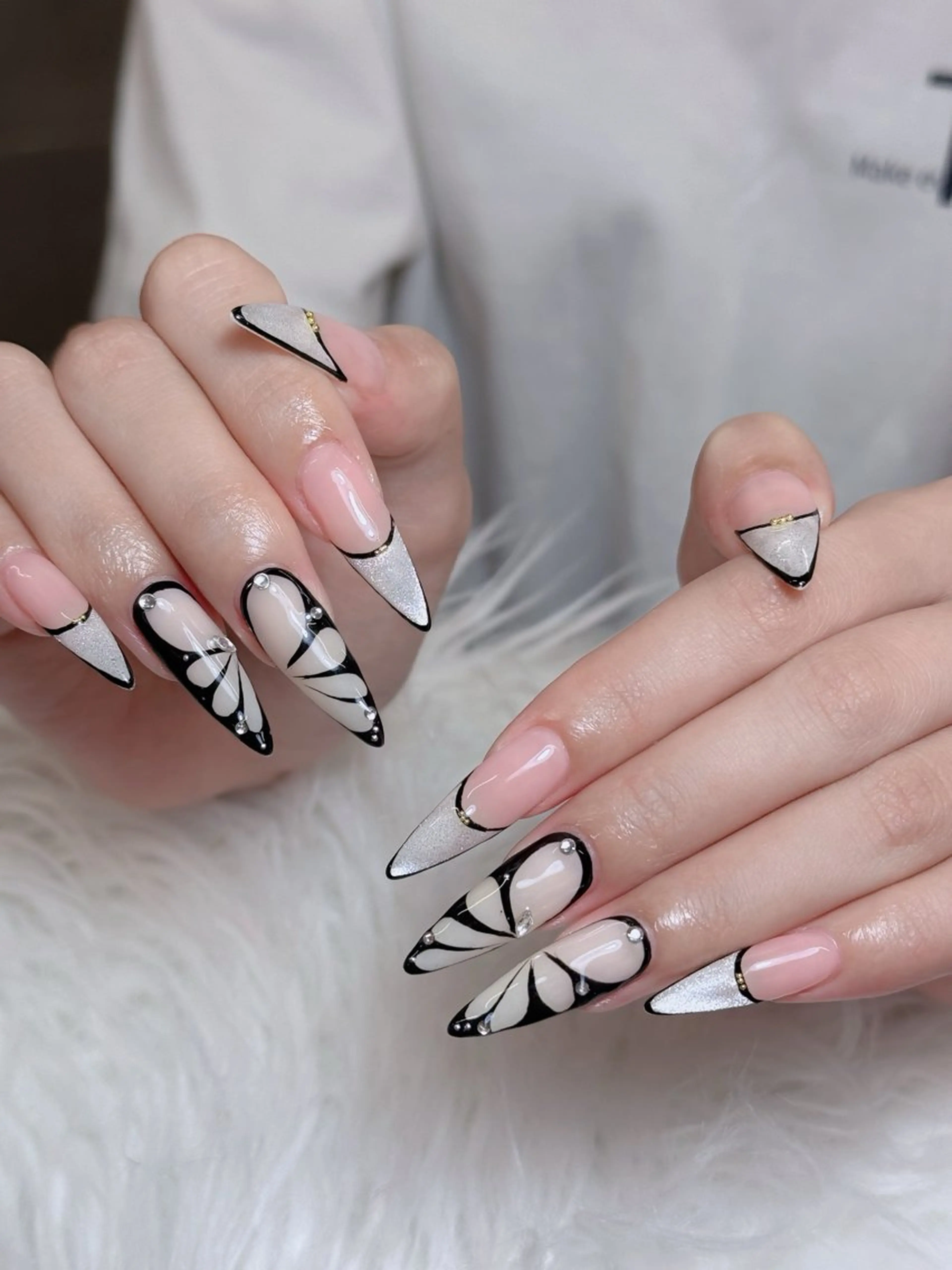 ネイル オーロラネイル チークネイル フットネイル フレンチネイル ハロウィン ハンドネイル Lumi Nail 新大久保3‘のネイルデザイン
