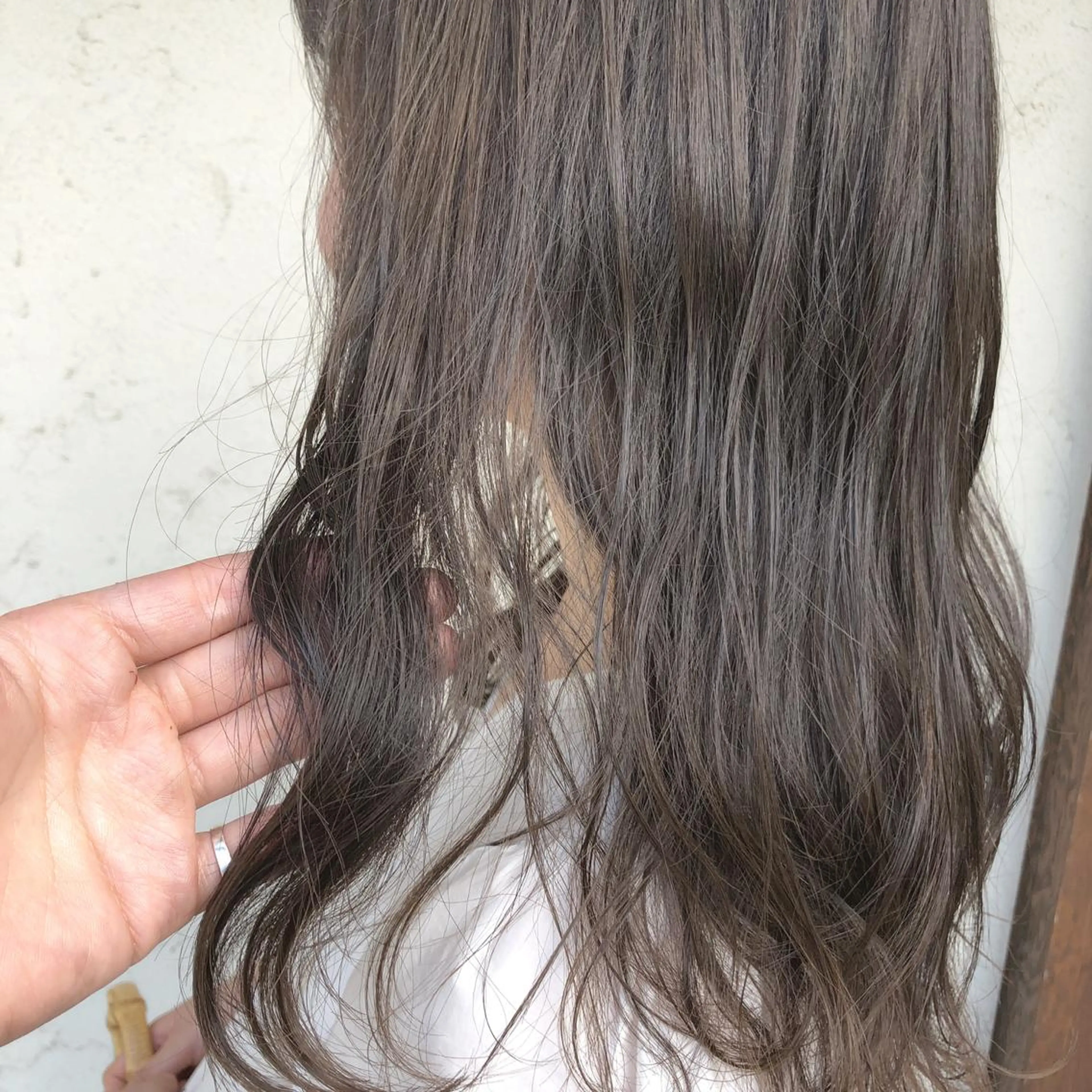 セミロング カラー ブリーチ 透明感カラー カット ヘアカラー トリートメント ヘアセット 艶髪育成サロン 京橋　shinのヘアスタイル
