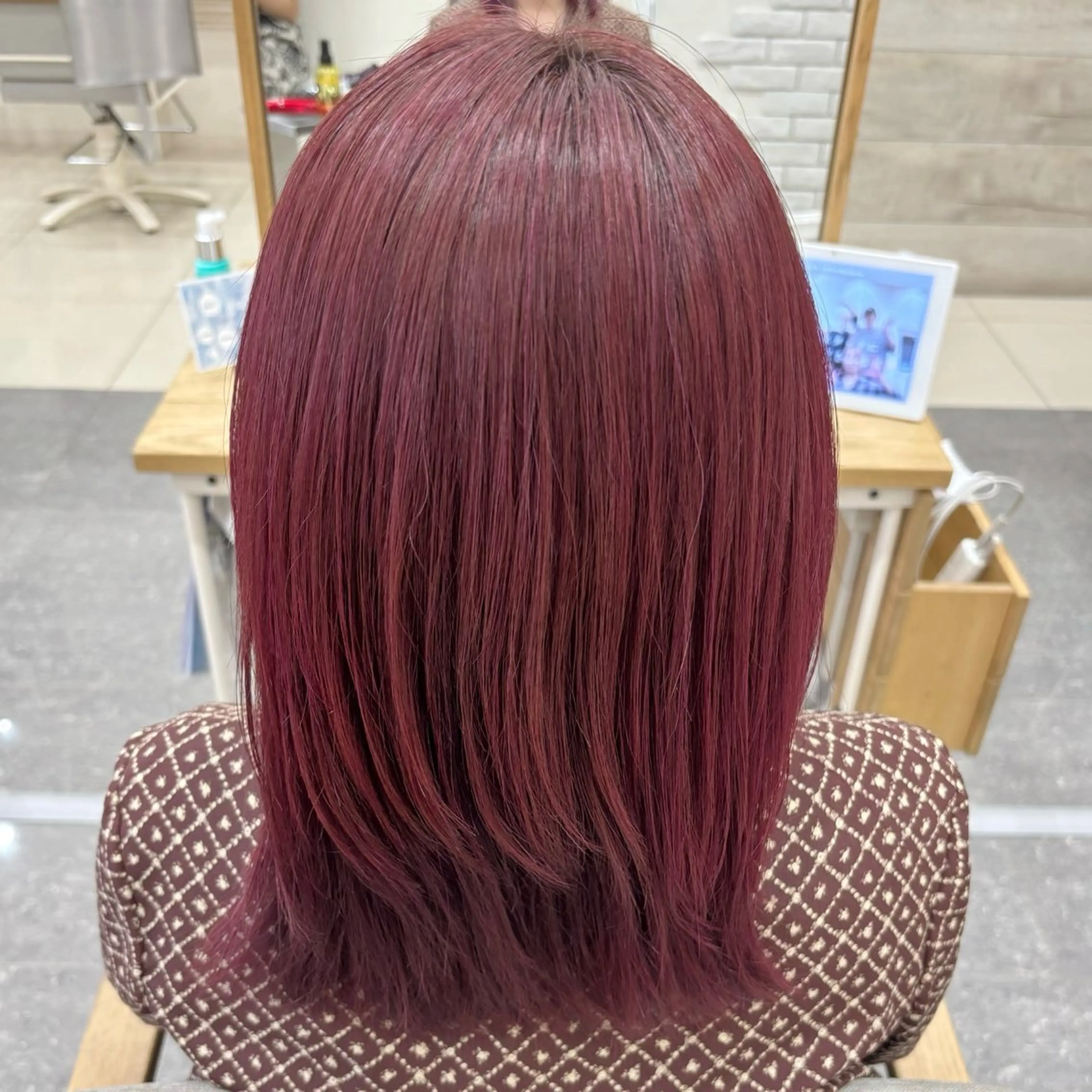 カラー ピンクカラー ヘアカラー 藤原 みやびのヘアスタイル