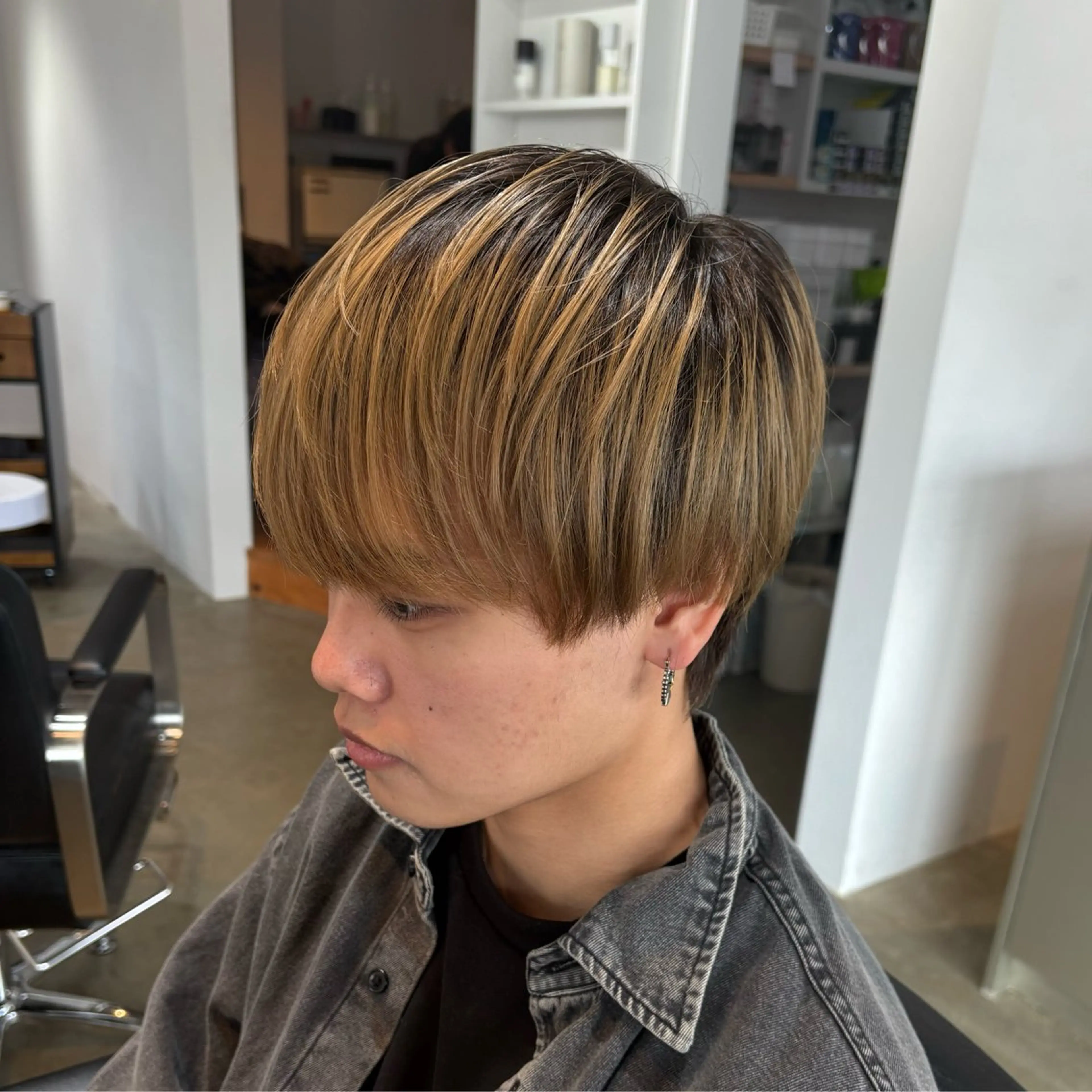 メンズ マッシュ 刈り上げ カット GISELA サリナのヘアスタイル