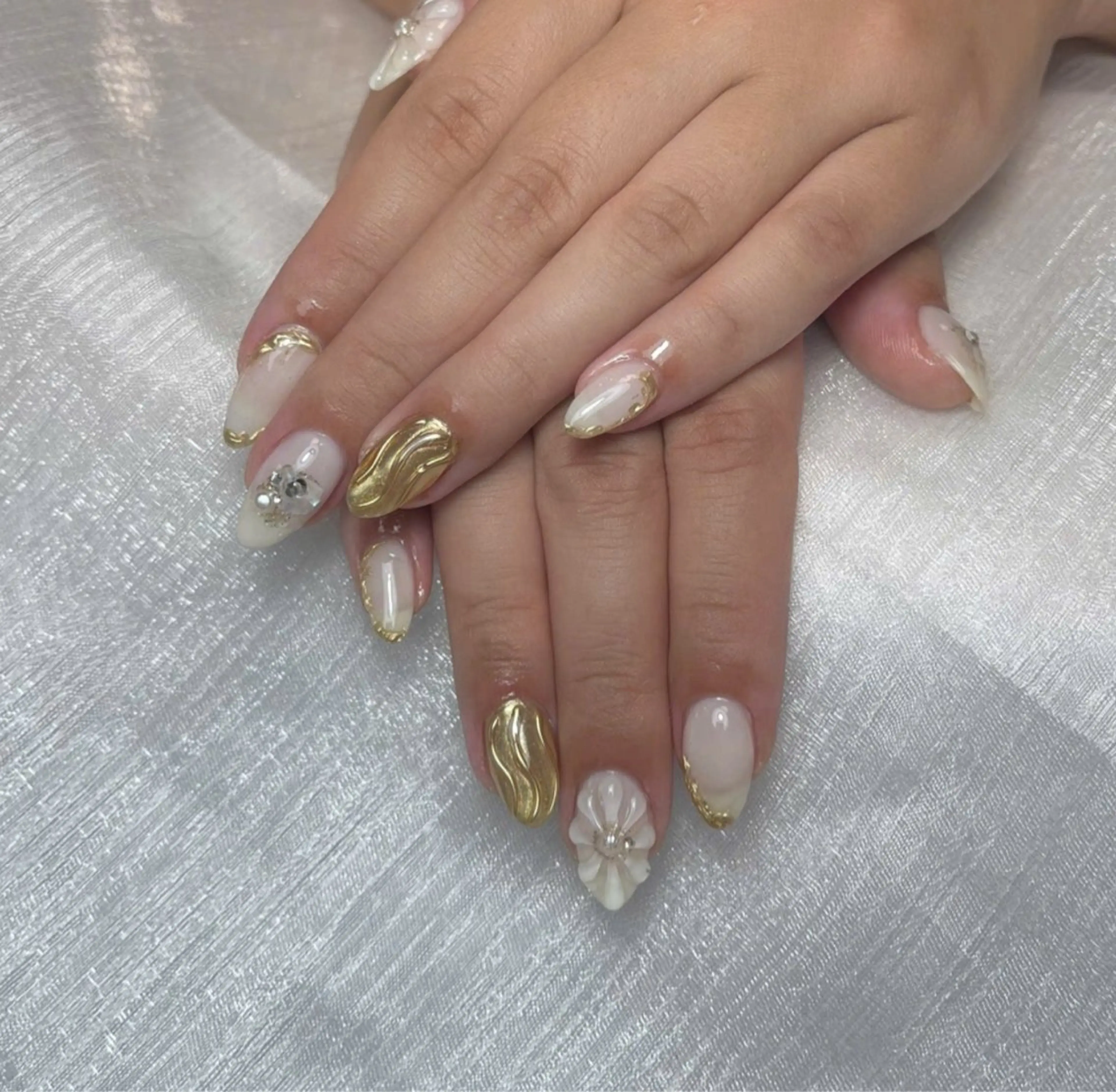 ネイル フレンチネイル キラキラネイル マグネットネイル ミラーネイル ニュアンスネイル ハンドネイル Lyn TA Nailのネイルデザイン