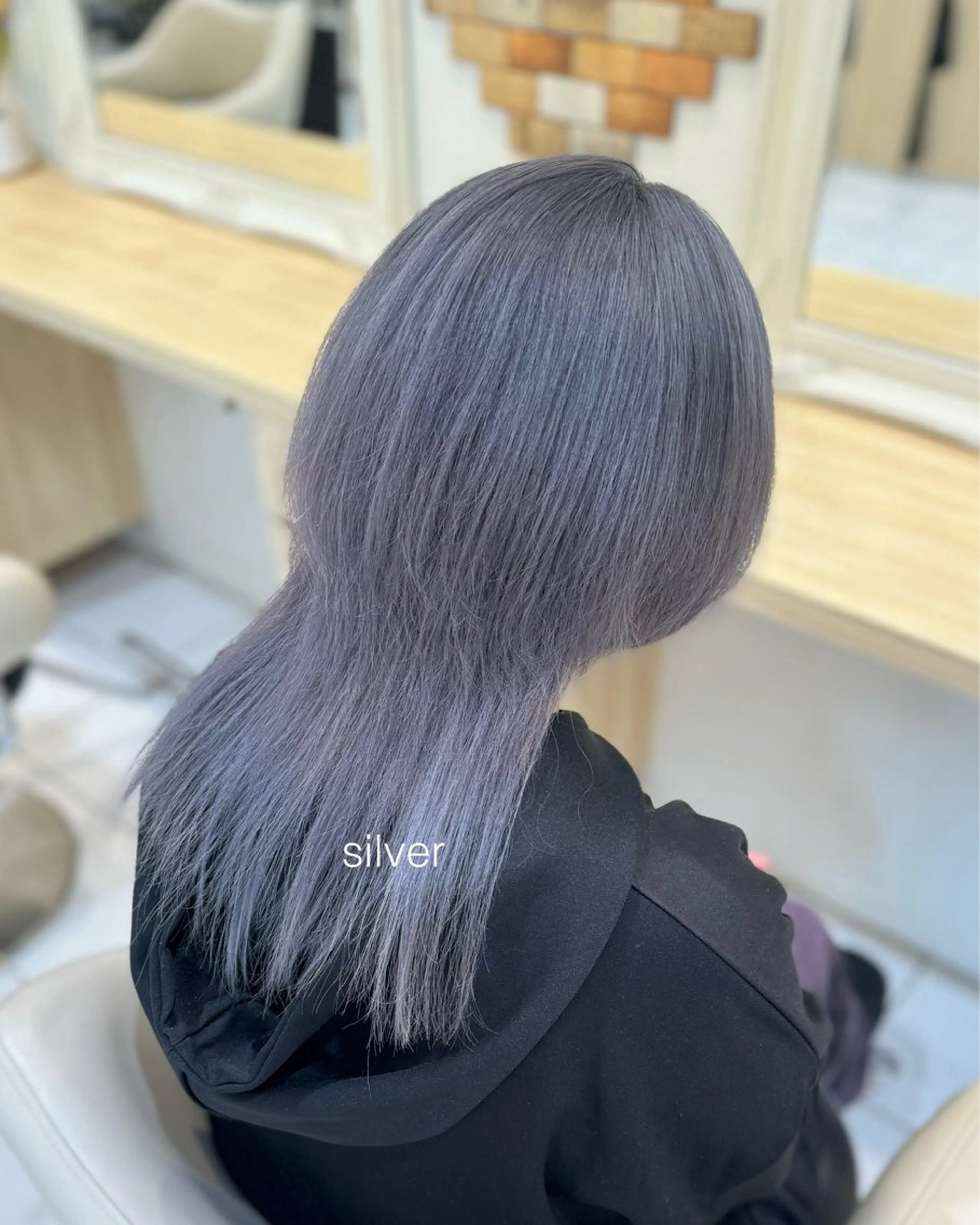 ミディアム ハイトーンカラー 髪質改善カラーノトのヘアスタイル