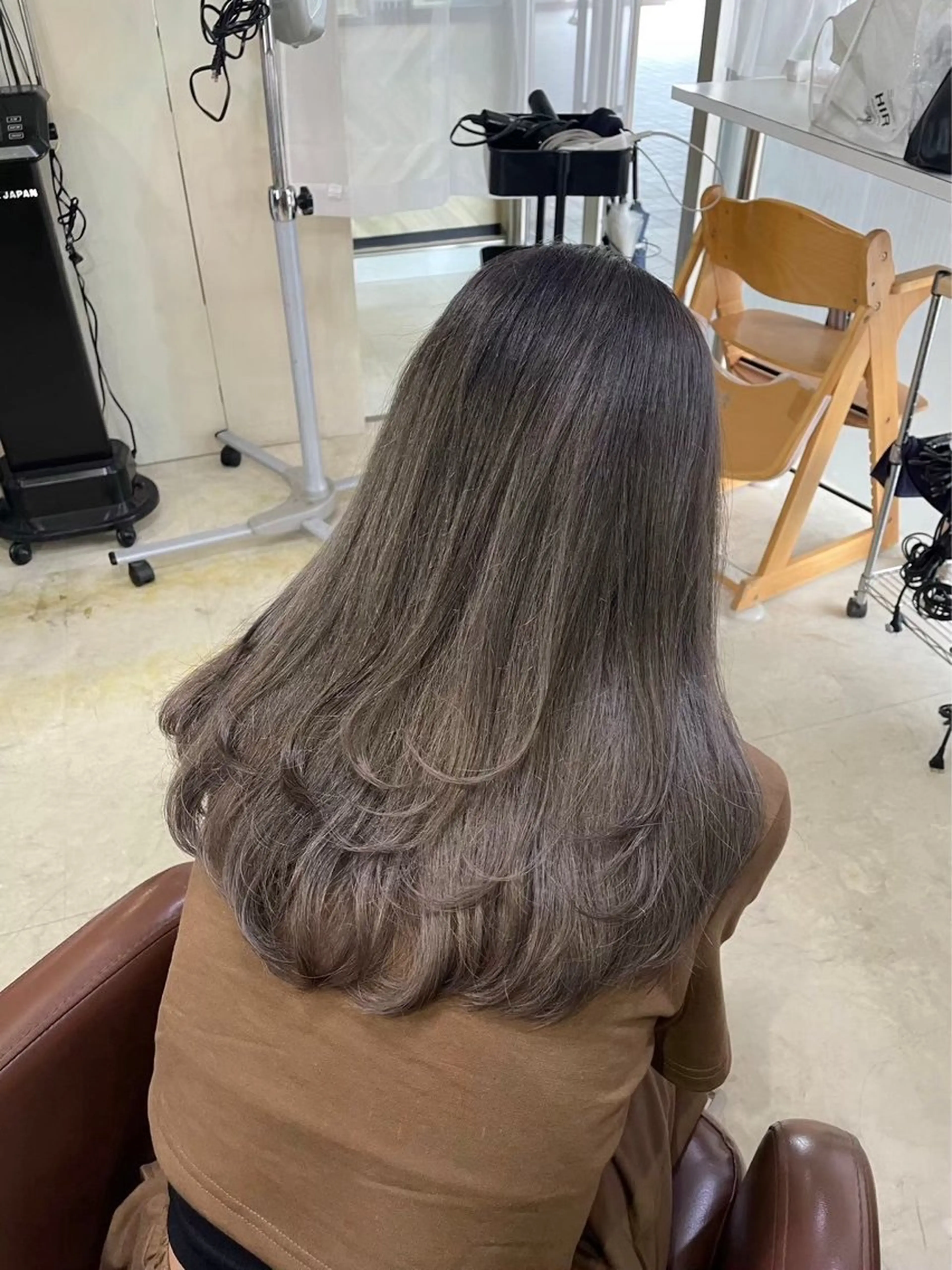 セミロング カラー グレージュ シルバー シルバーグレージュ カット ヘアカラー 🫧inc新小岩 🫧MANAMI🫧のヘアスタイル