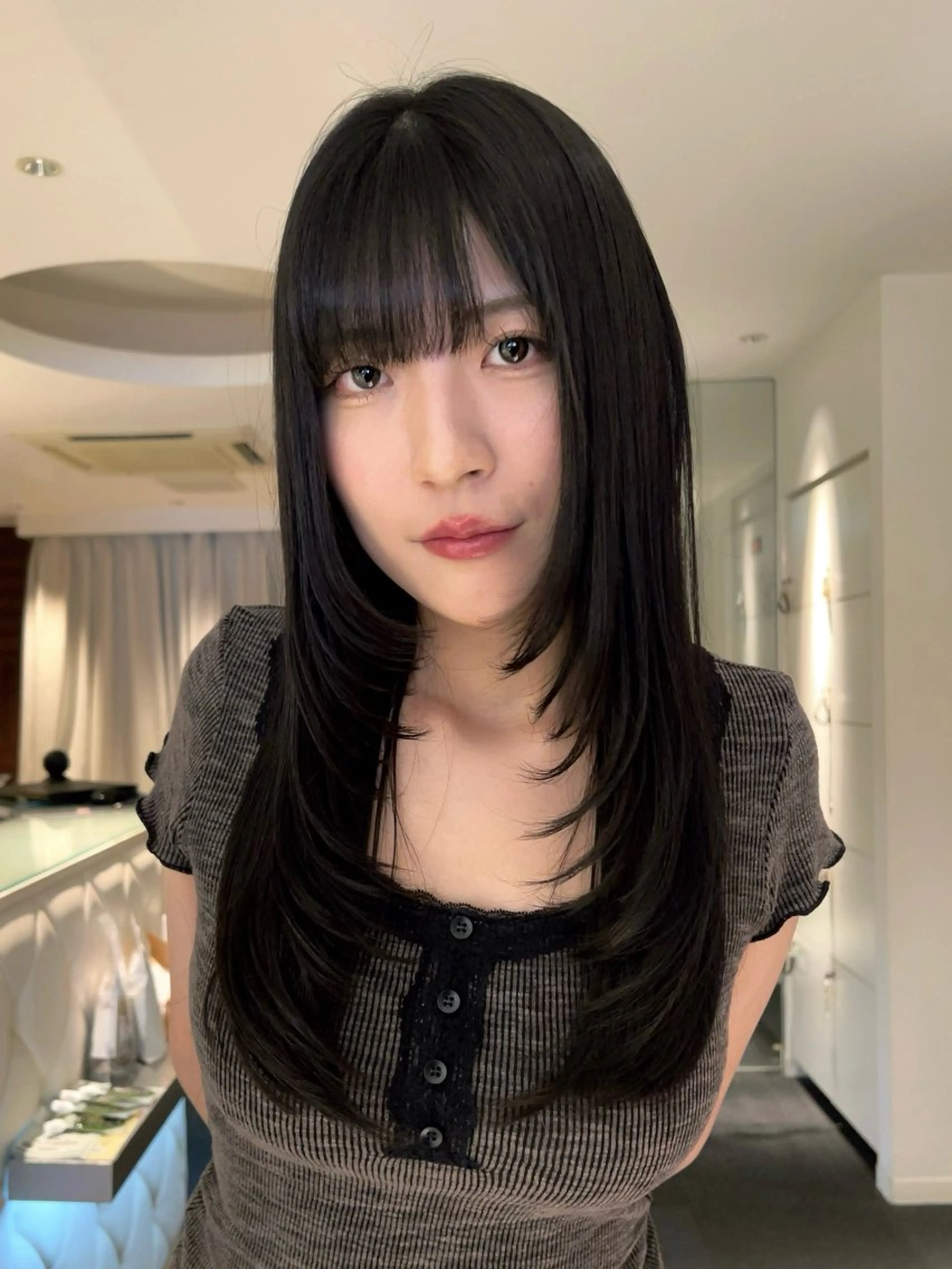 ロング モデル募集/カレン /レイヤーカットのヘアスタイル