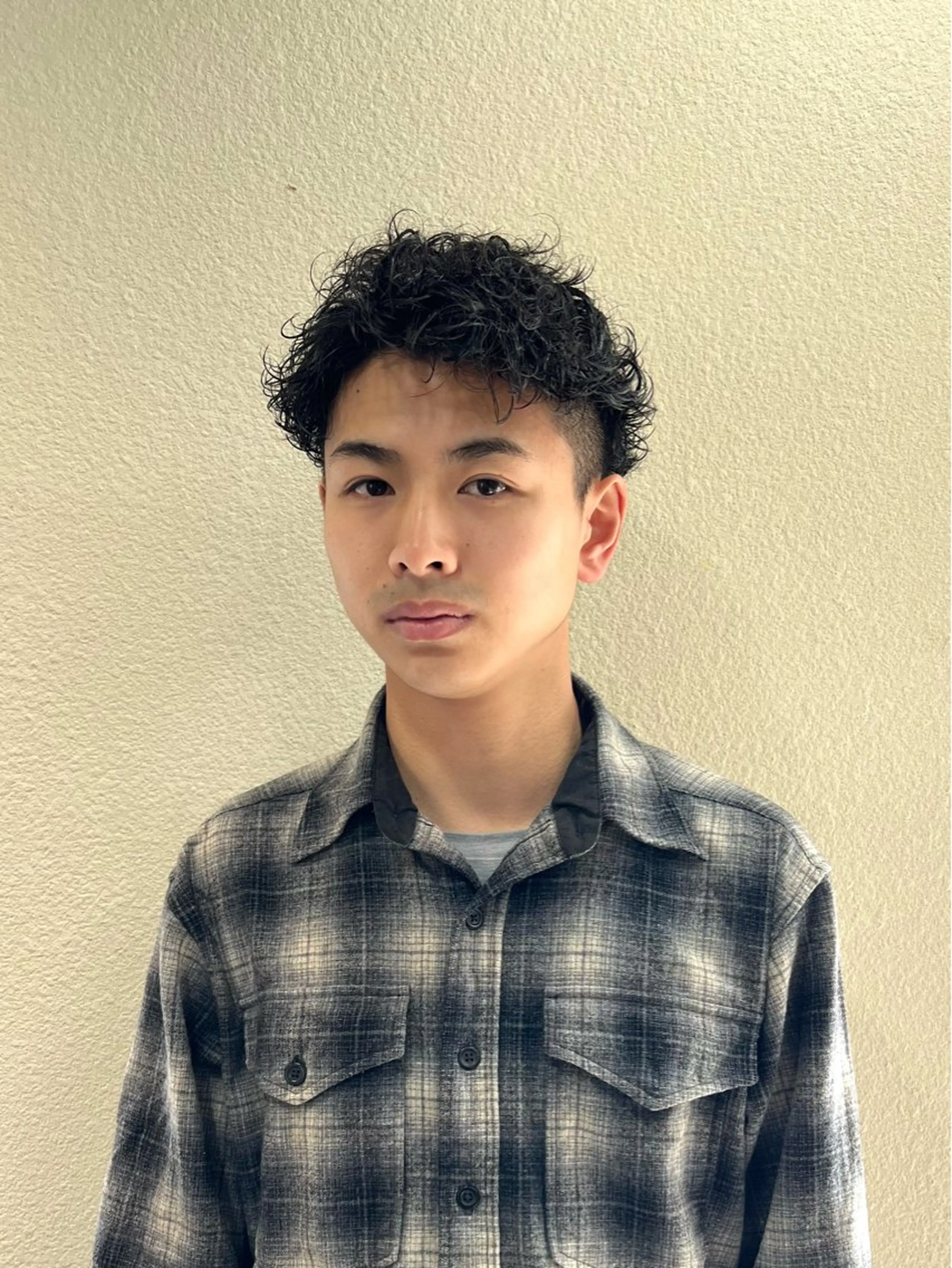 ショート パーマ メンズ メンズパーマ 波巻きパーマ スパイラルパーマ ツイストスパイラル/ メンズパーマ/ハルキのヘアスタイル