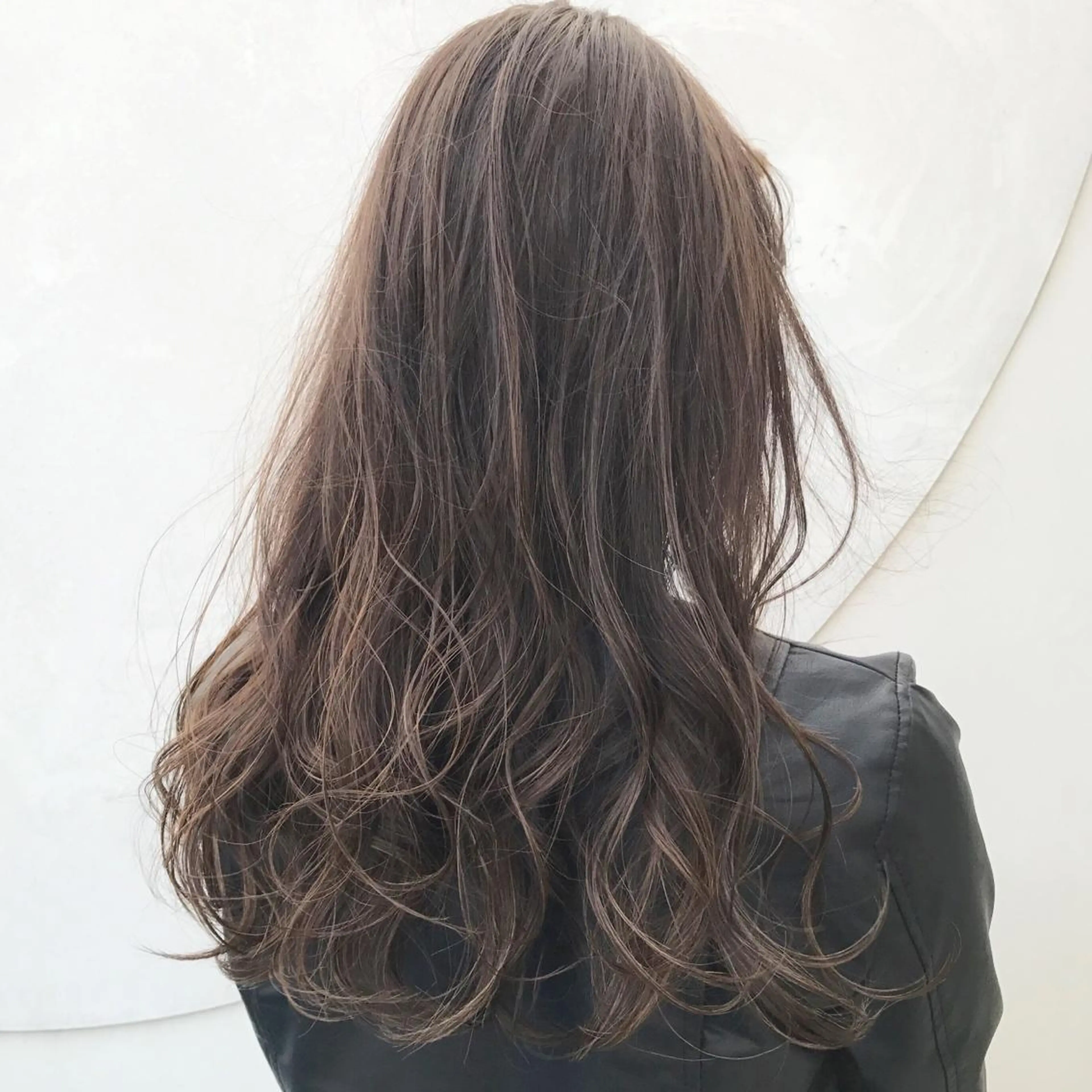 カラー グレージュ ハイライトカラー サロウィン所属・K-POP好き美容師 🇰🇷Kai.Yのヘアスタイル
