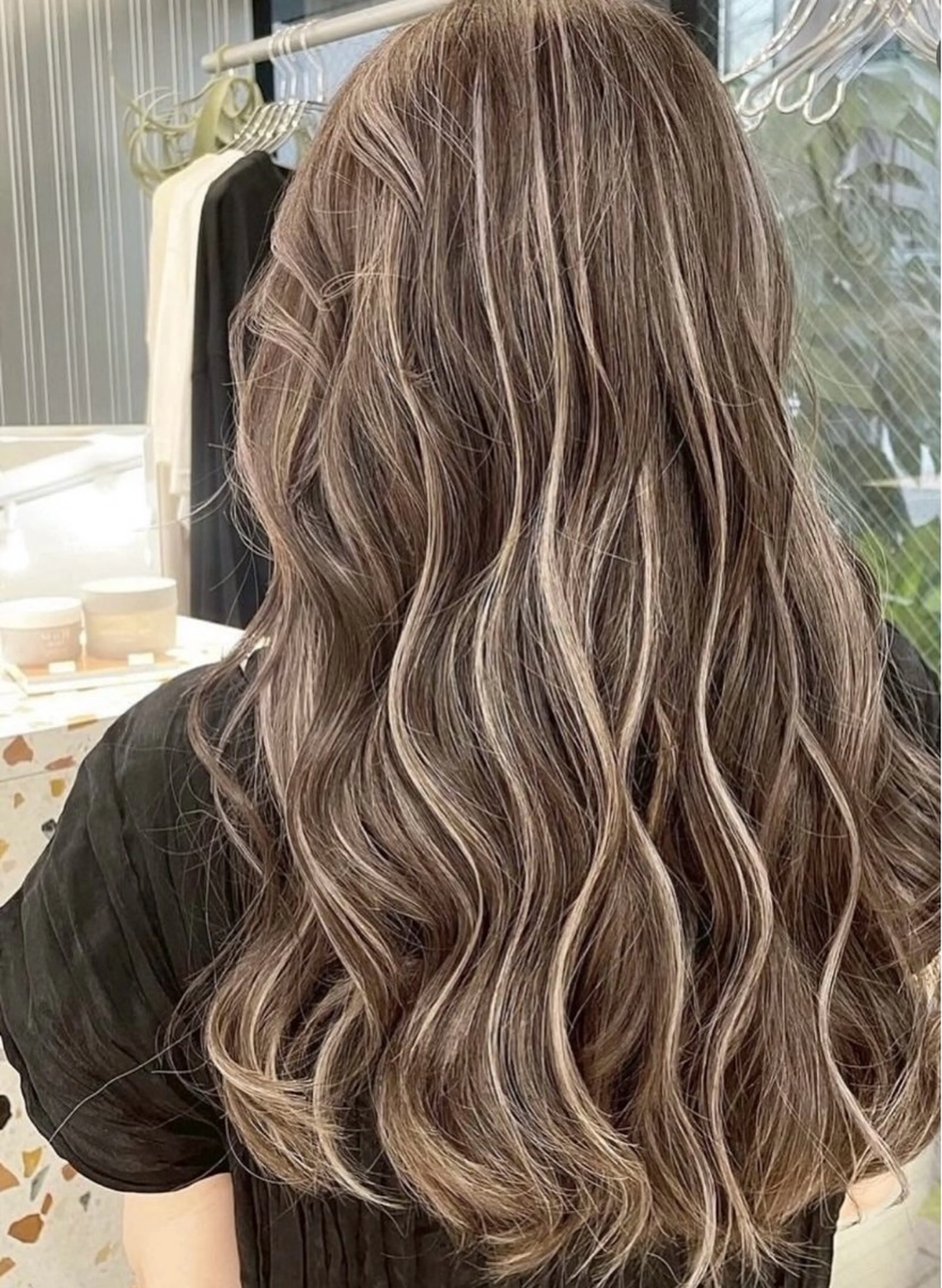 ロング カラー バレイヤージュ ベージュカラー ハイライトカラー ハイライト レイヤーカット ヘアカラー 表参道/ハイライト リタッチ/縮毛矯正のヘアスタイル